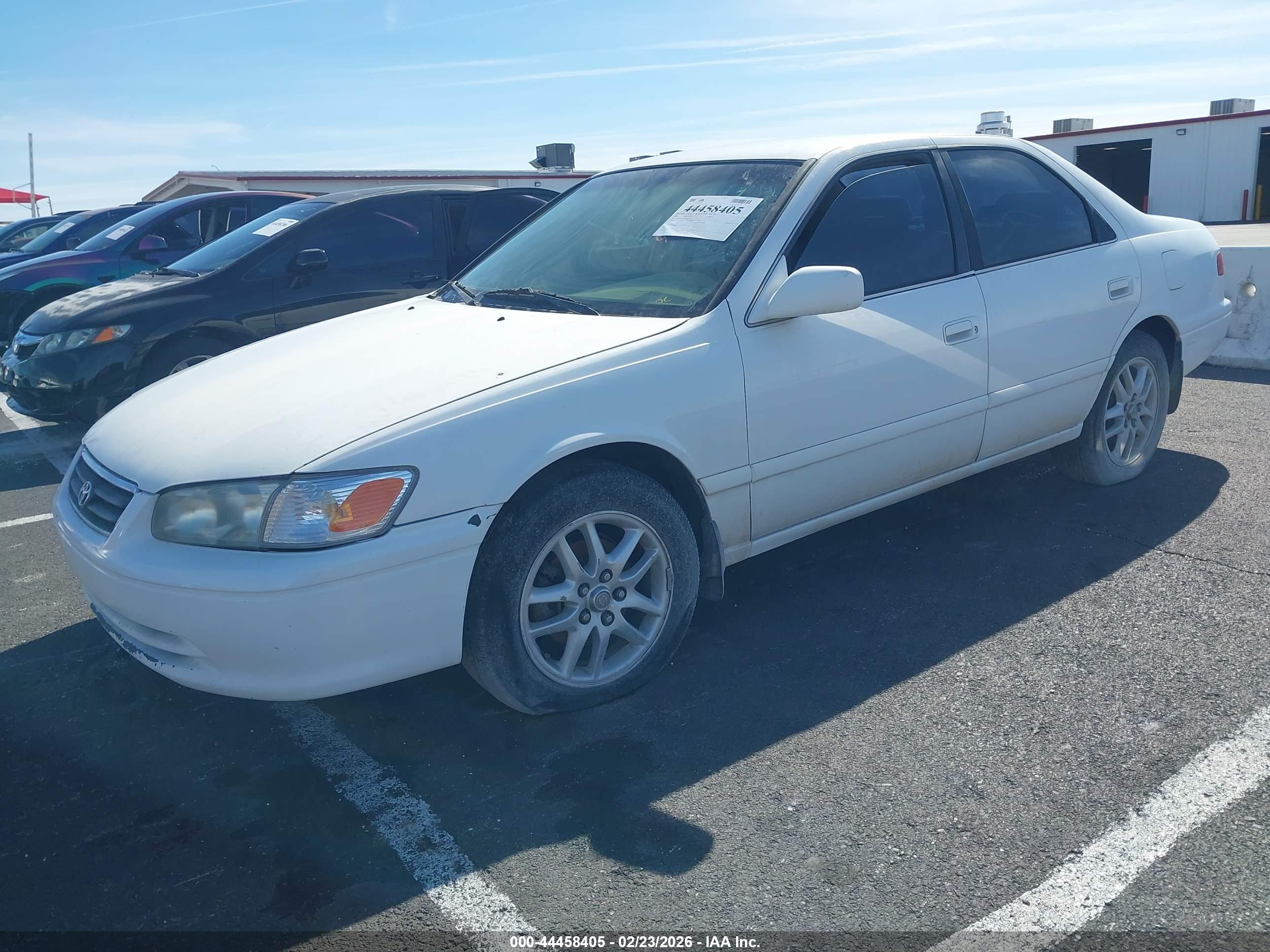 TOYOTA CAMRY image 2