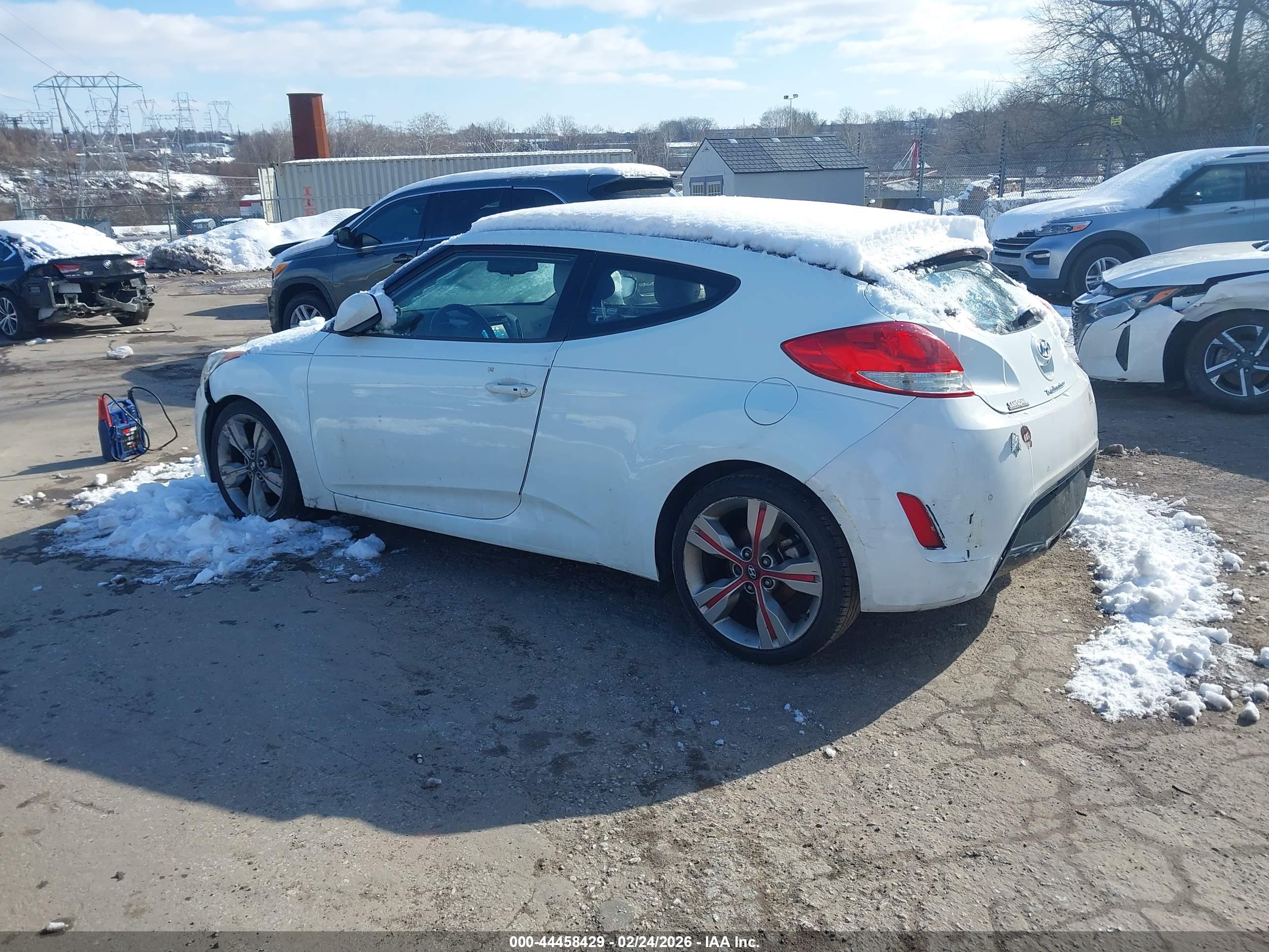 HYUNDAI VELOSTER image 3