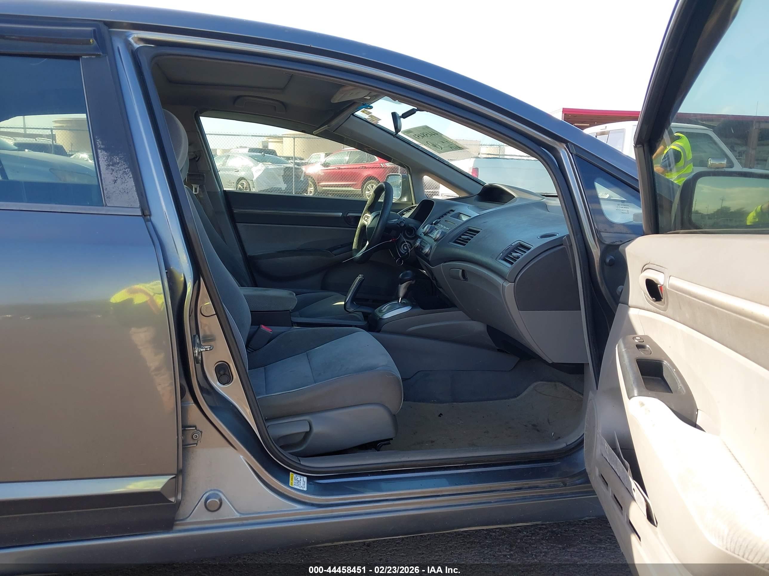 HONDA CIVIC image 5