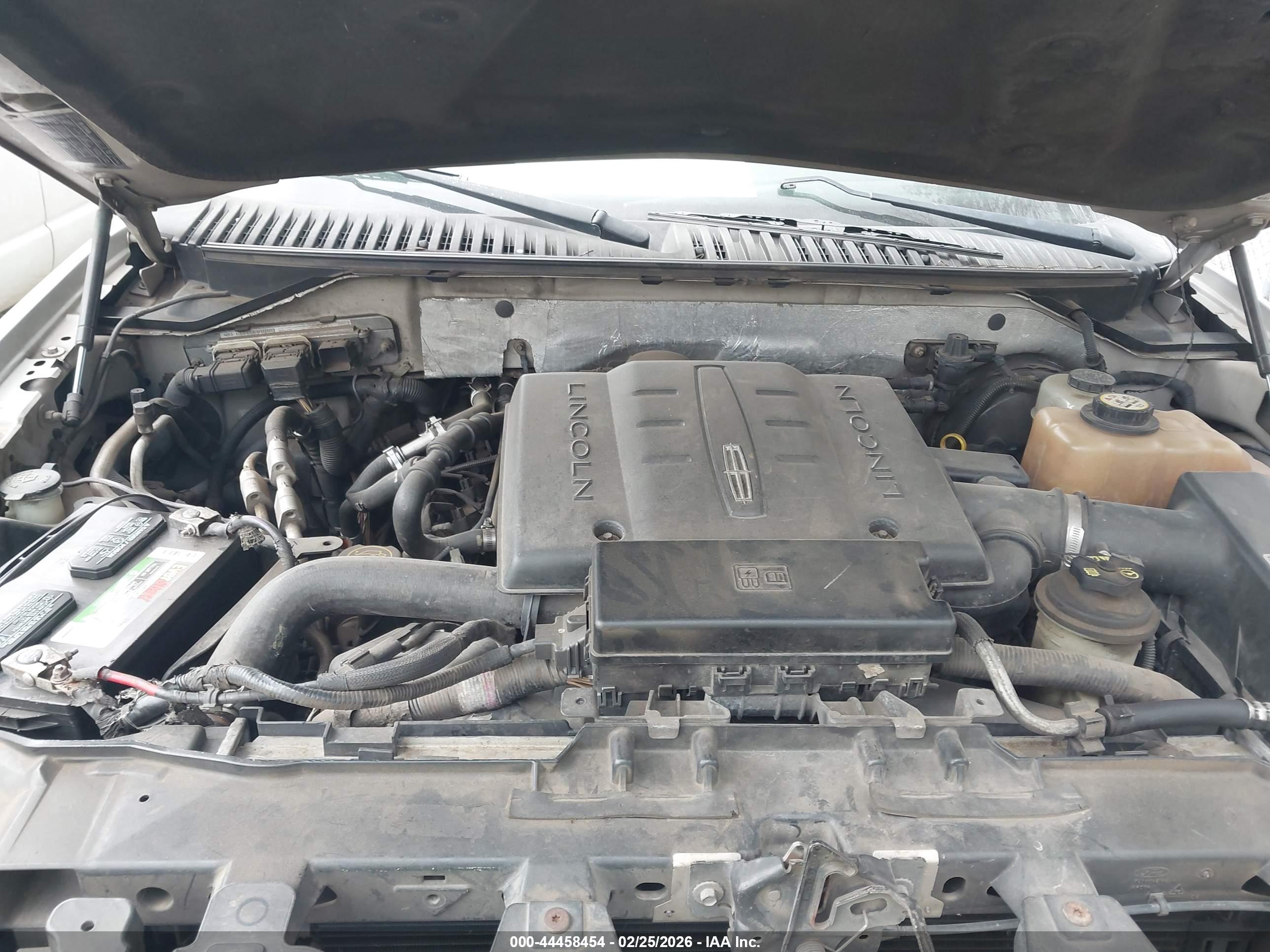 LINCOLN NAVIGATOR image 10