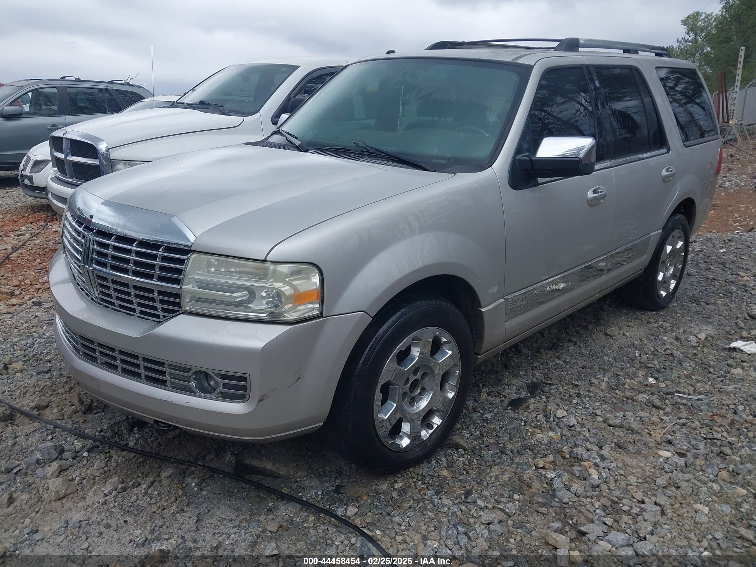 LINCOLN NAVIGATOR image 2