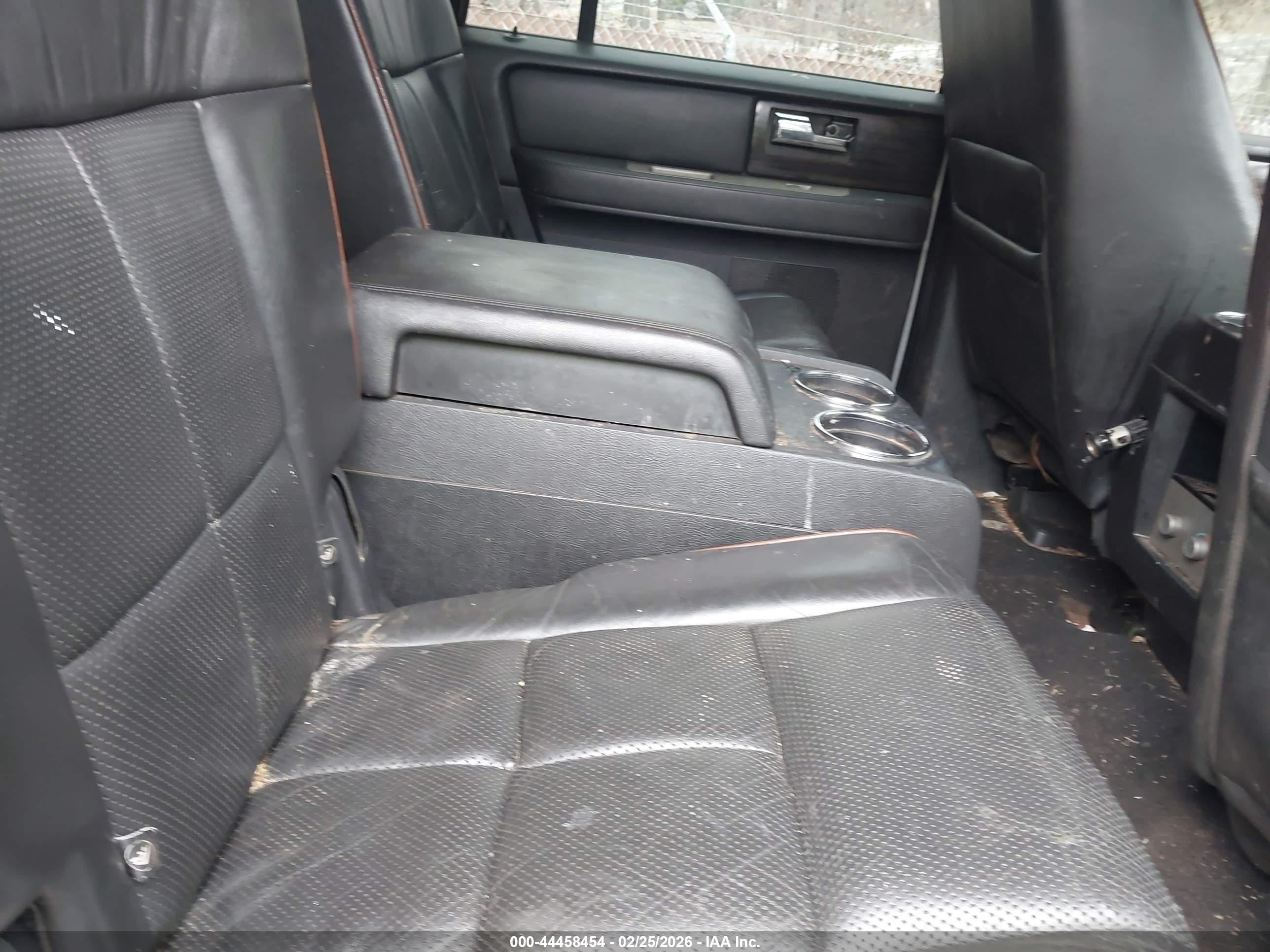 LINCOLN NAVIGATOR image 8