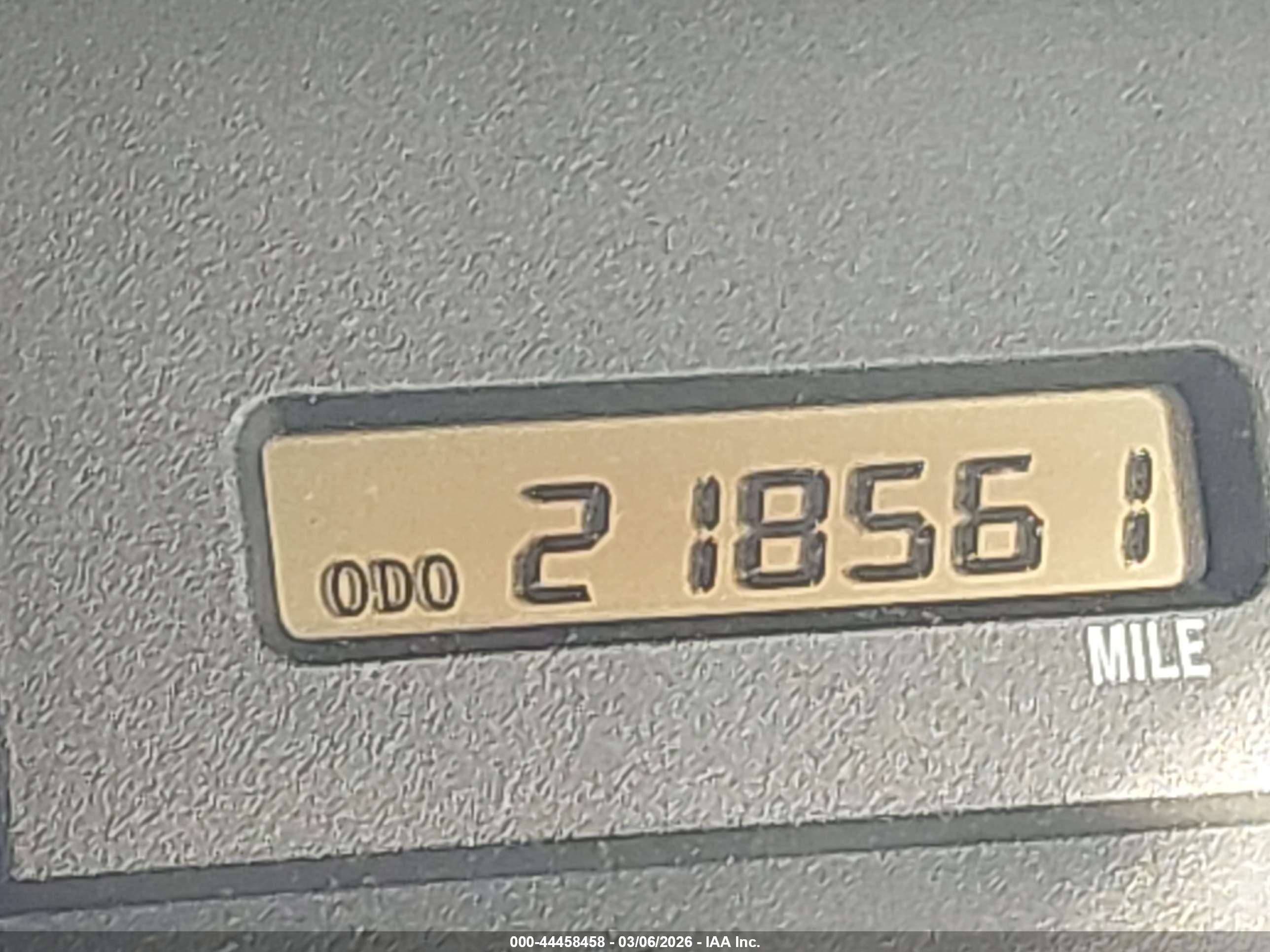 TOYOTA AVALON image 7