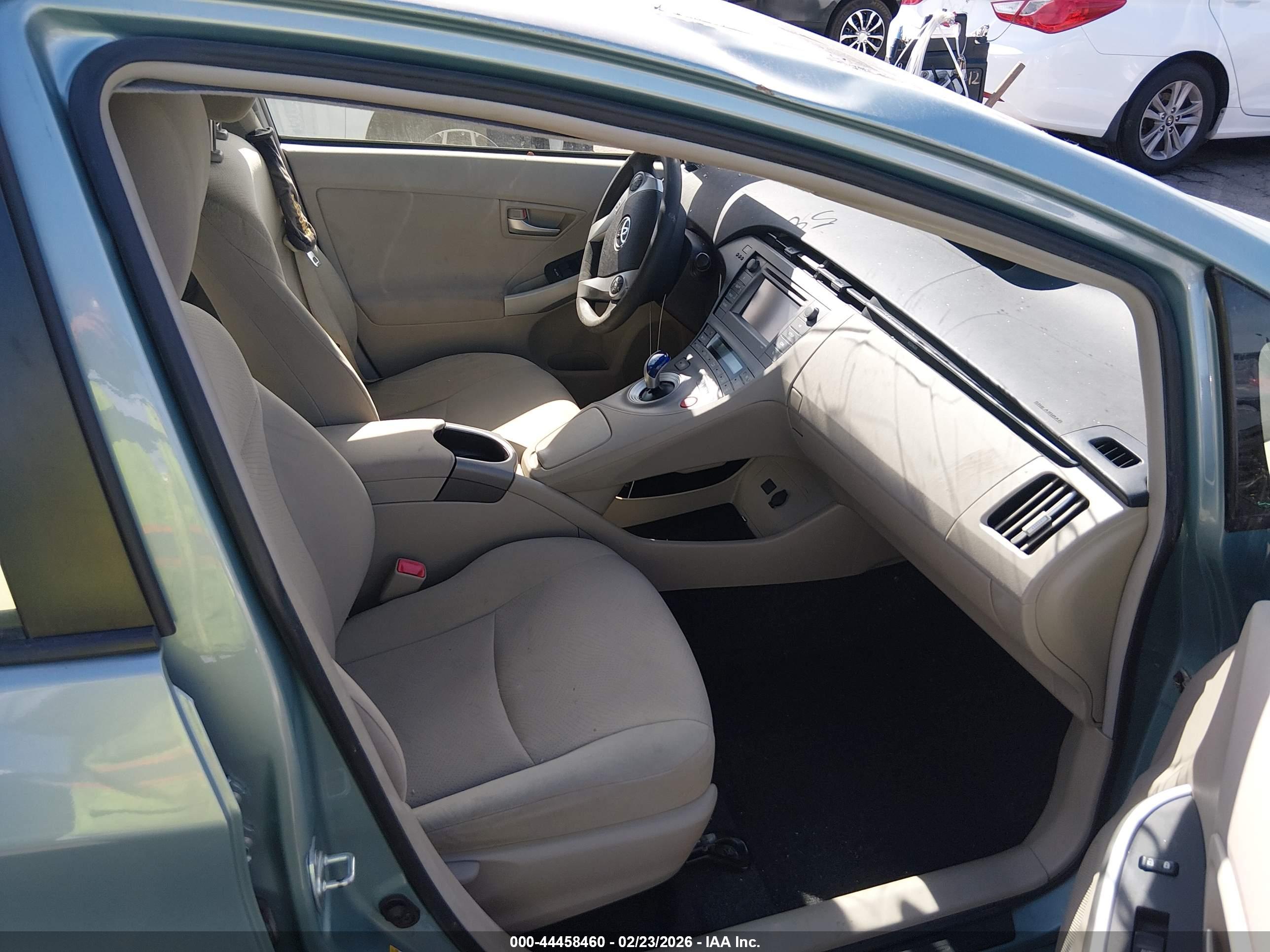 TOYOTA PRIUS image 5