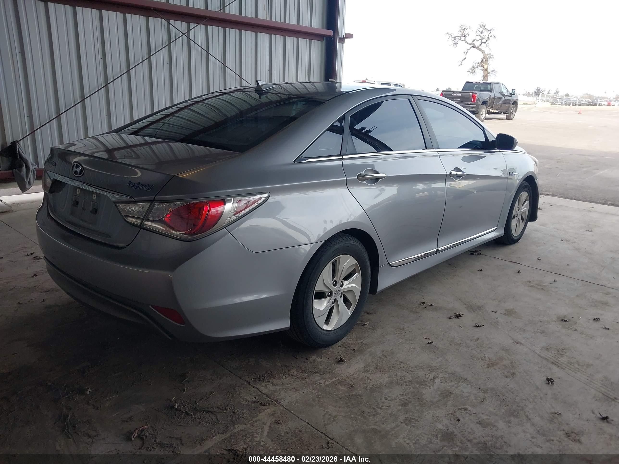 HYUNDAI SONATA image 4