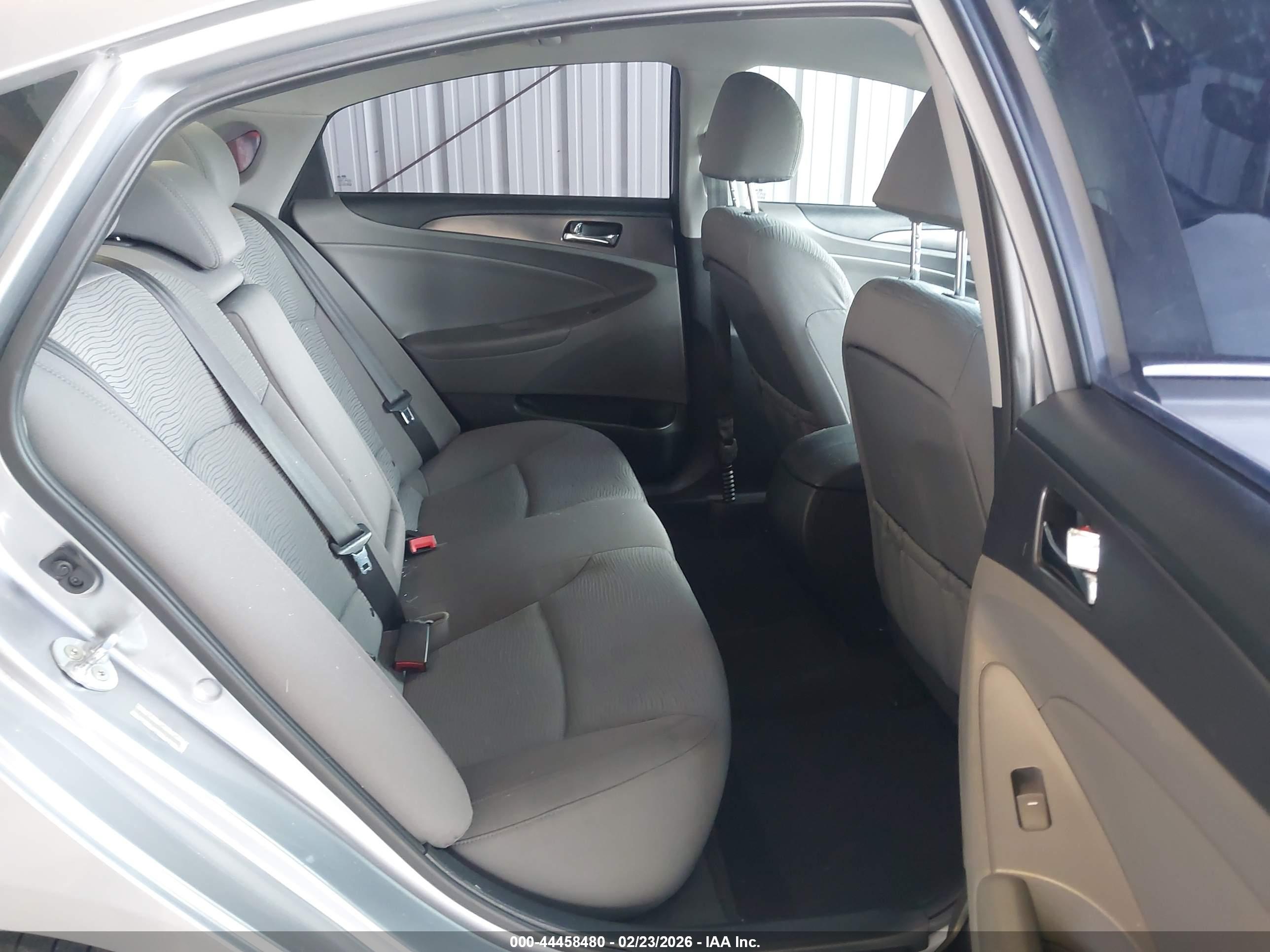 HYUNDAI SONATA image 8