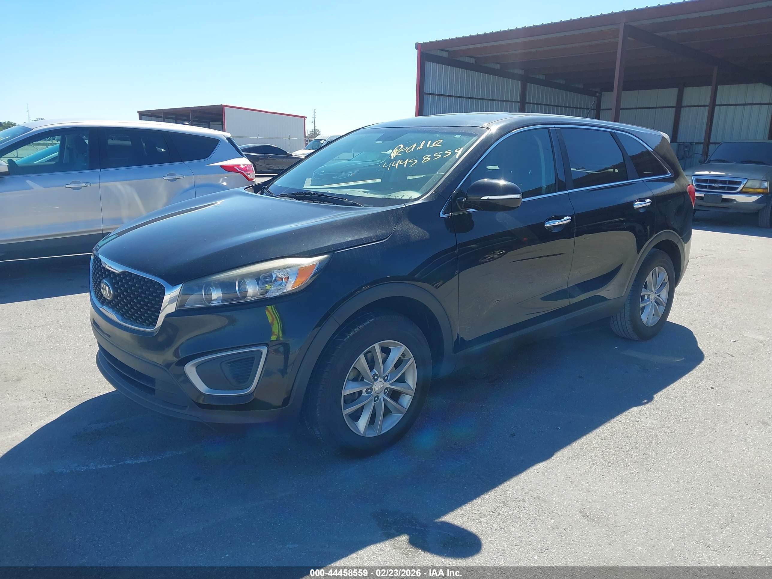 KIA SORENTO image 2