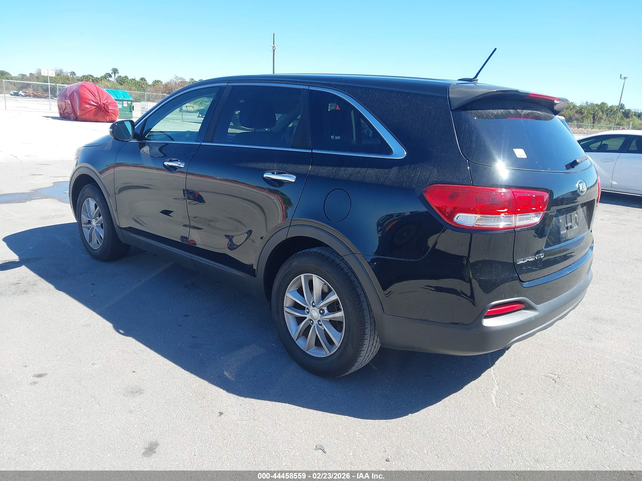 KIA SORENTO image 3