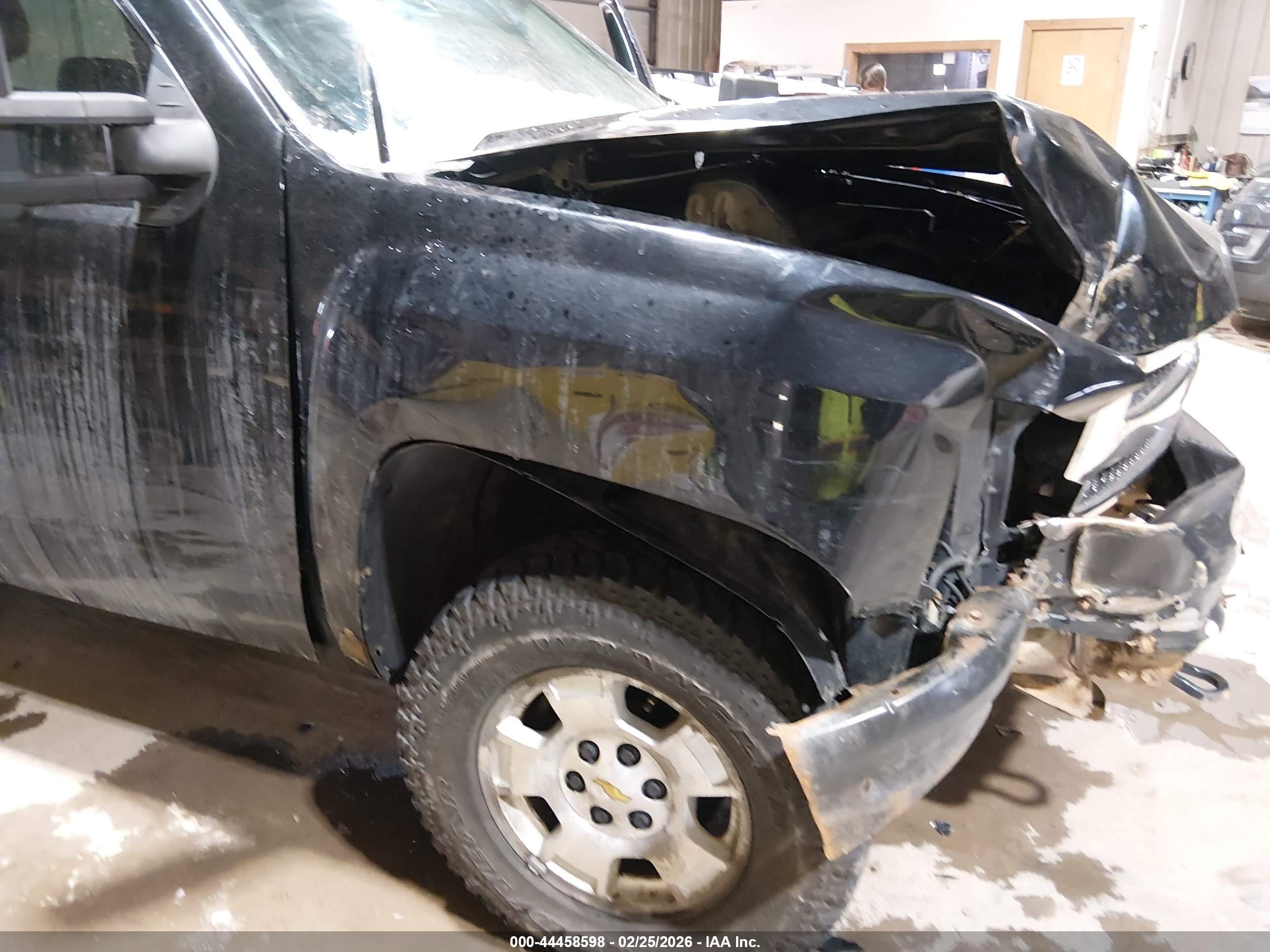 CHEVROLET SILVERADO image 6