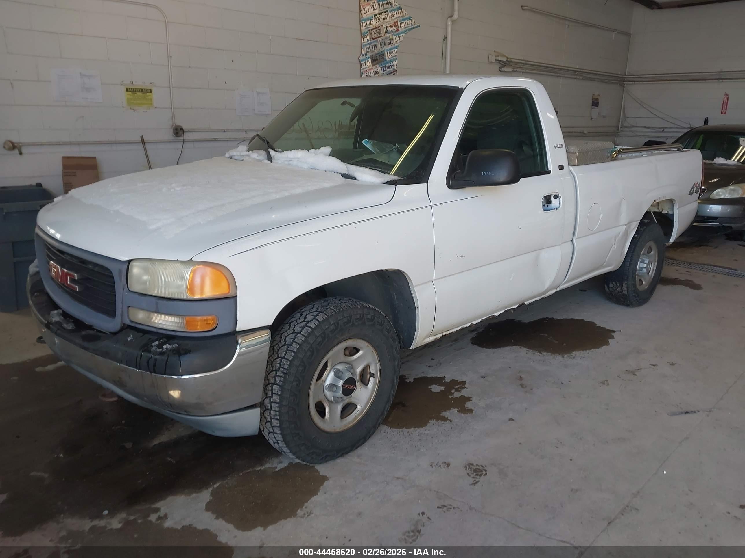 GMC SIERRA image 2