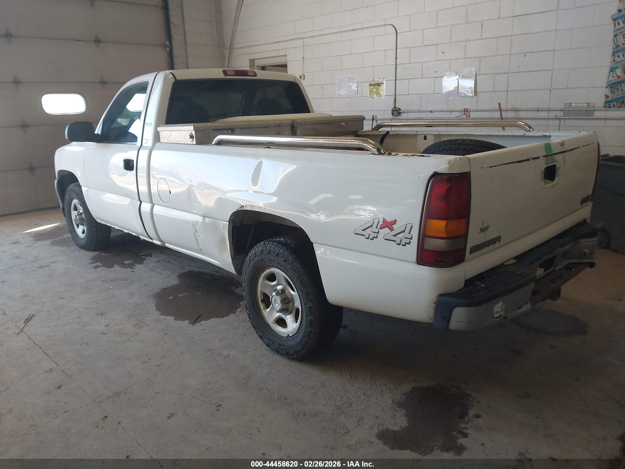 GMC SIERRA image 3