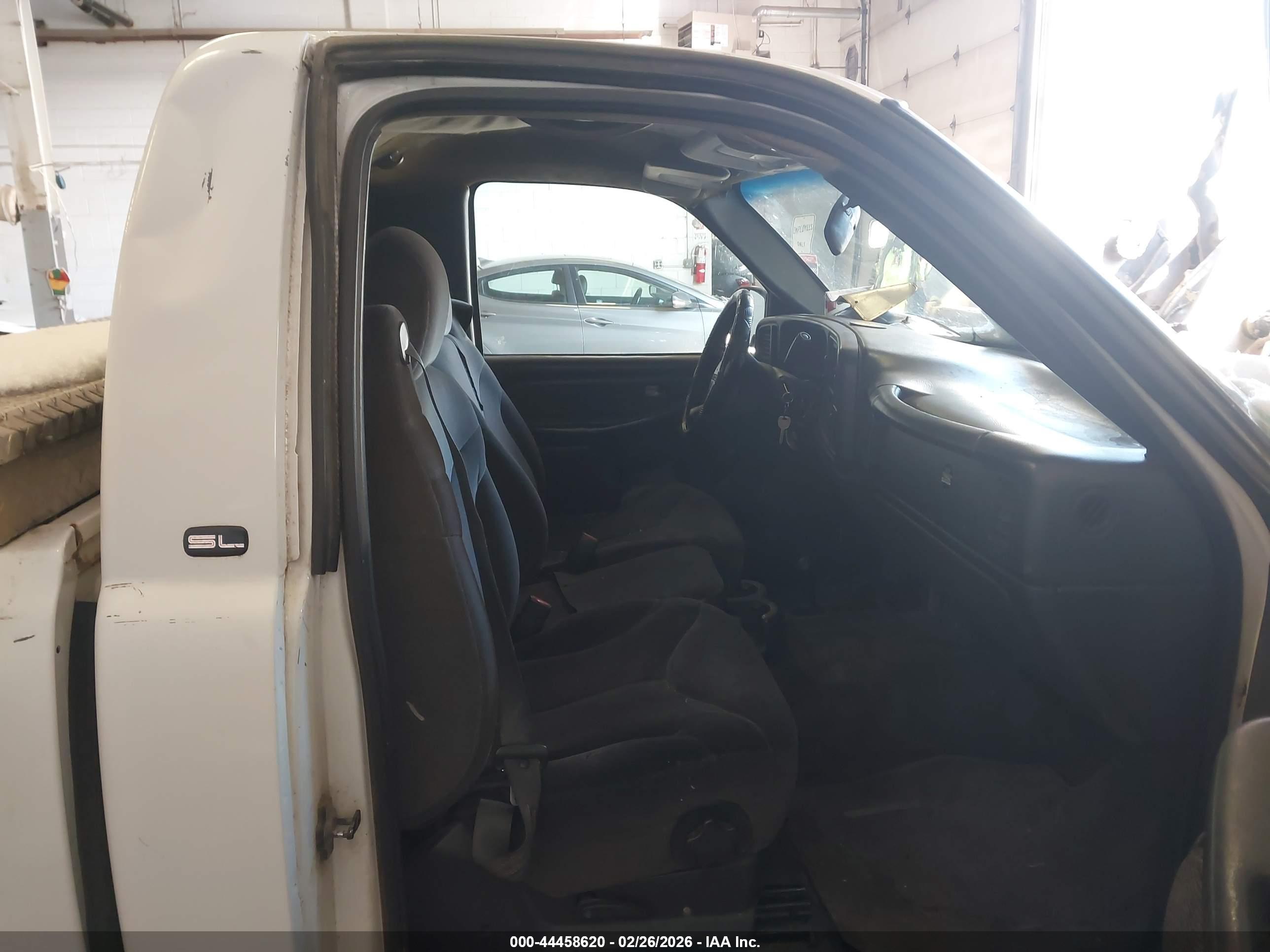 GMC SIERRA image 5