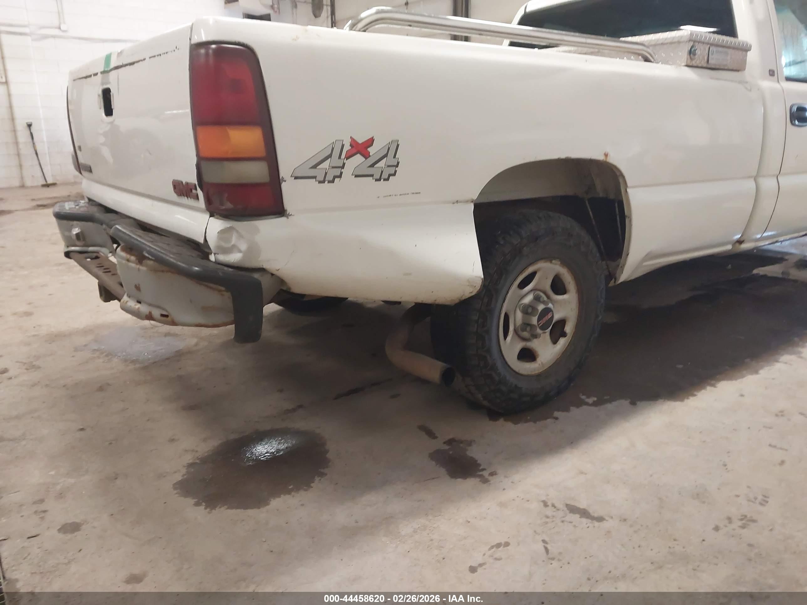 GMC SIERRA image 6