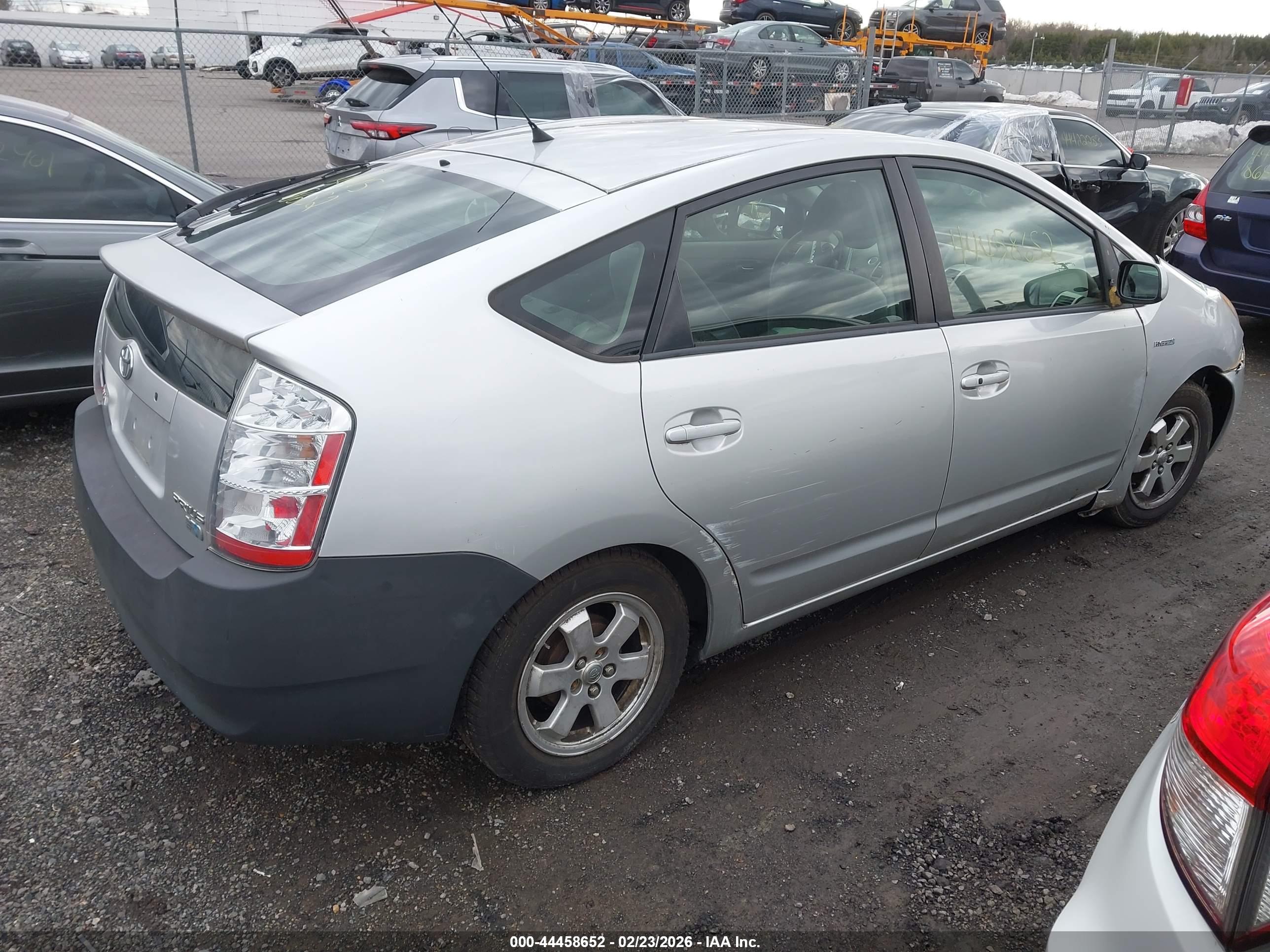 TOYOTA PRIUS image 4