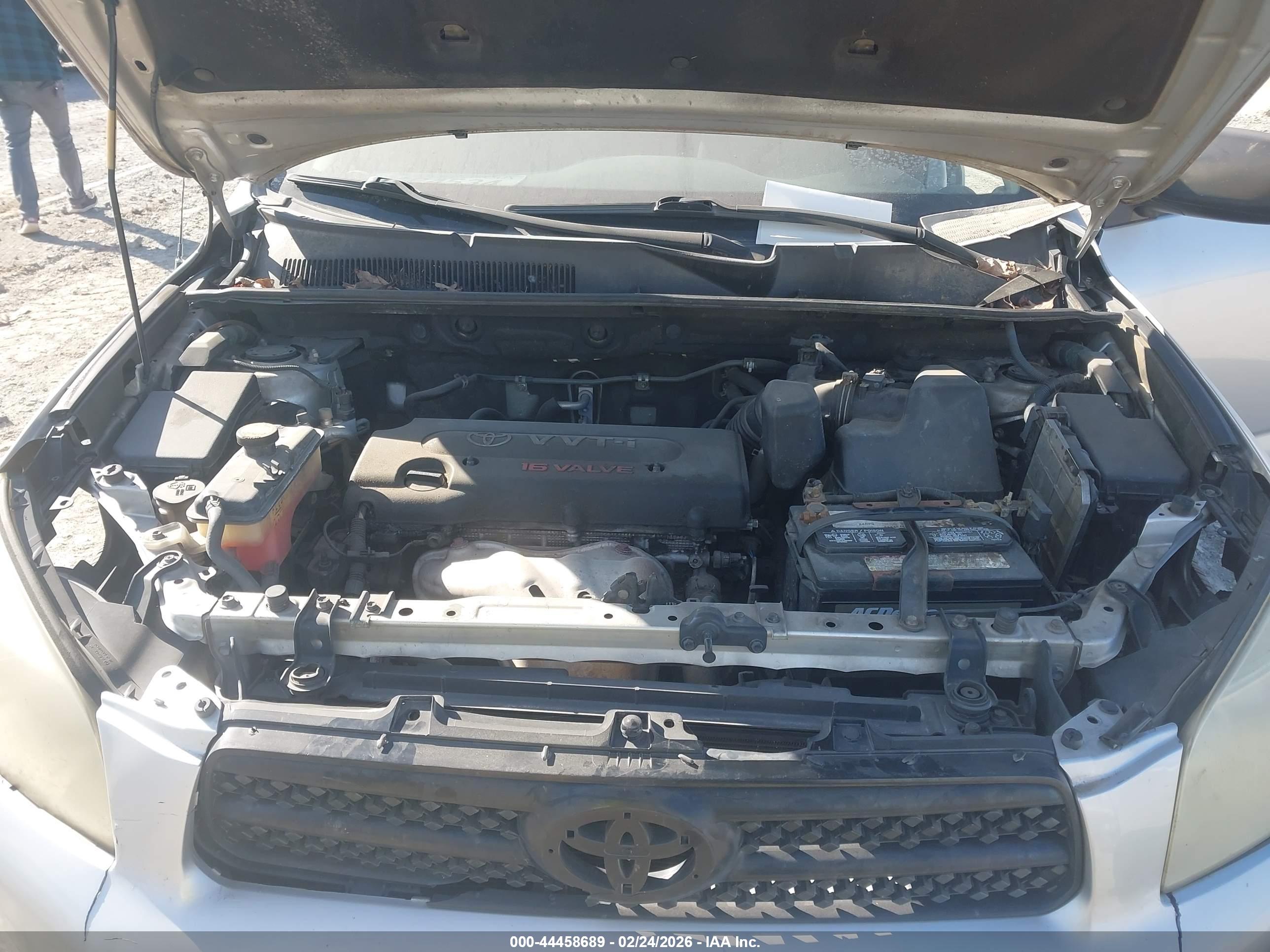 TOYOTA RAV4 image 10
