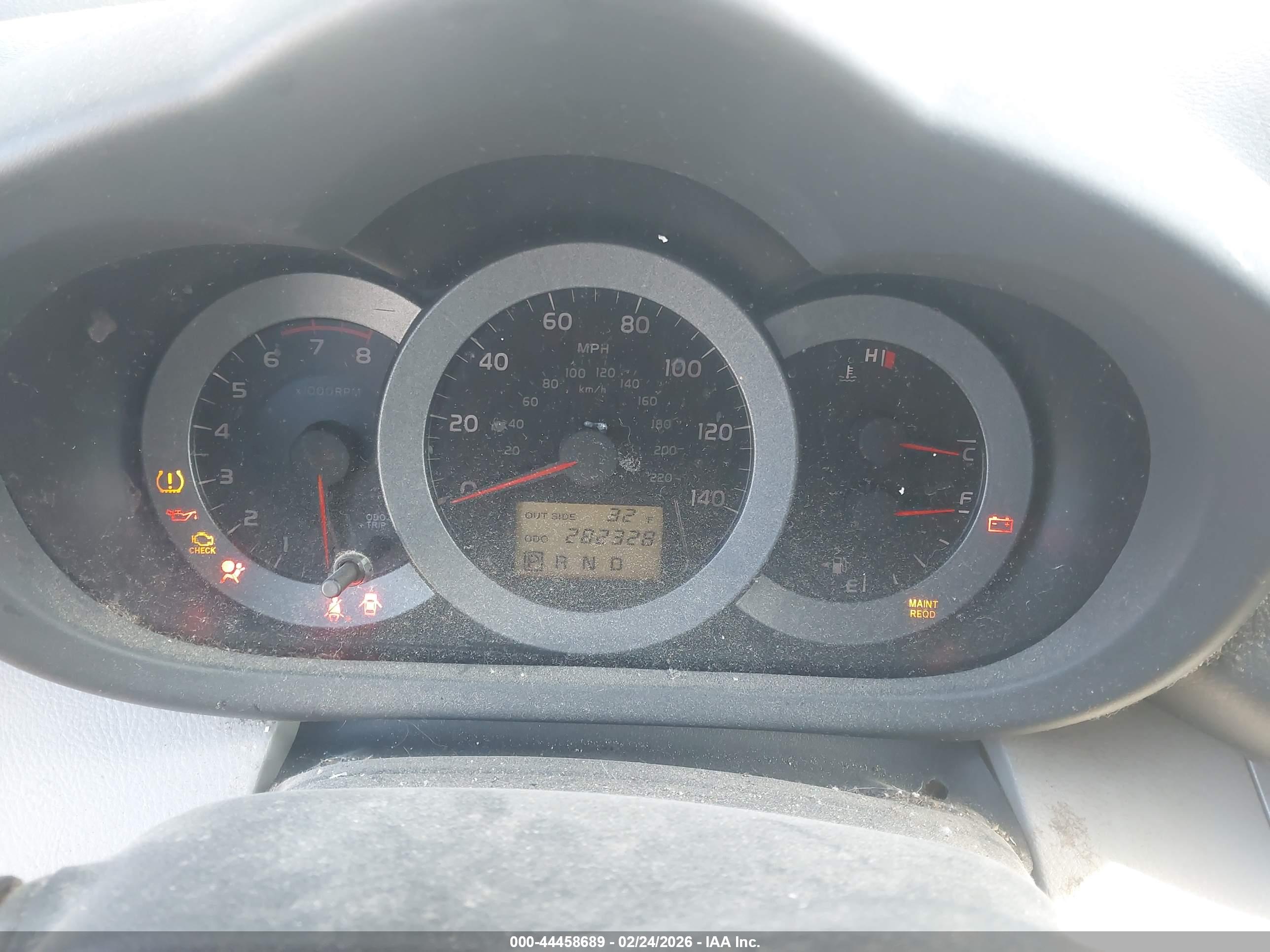 TOYOTA RAV4 image 7