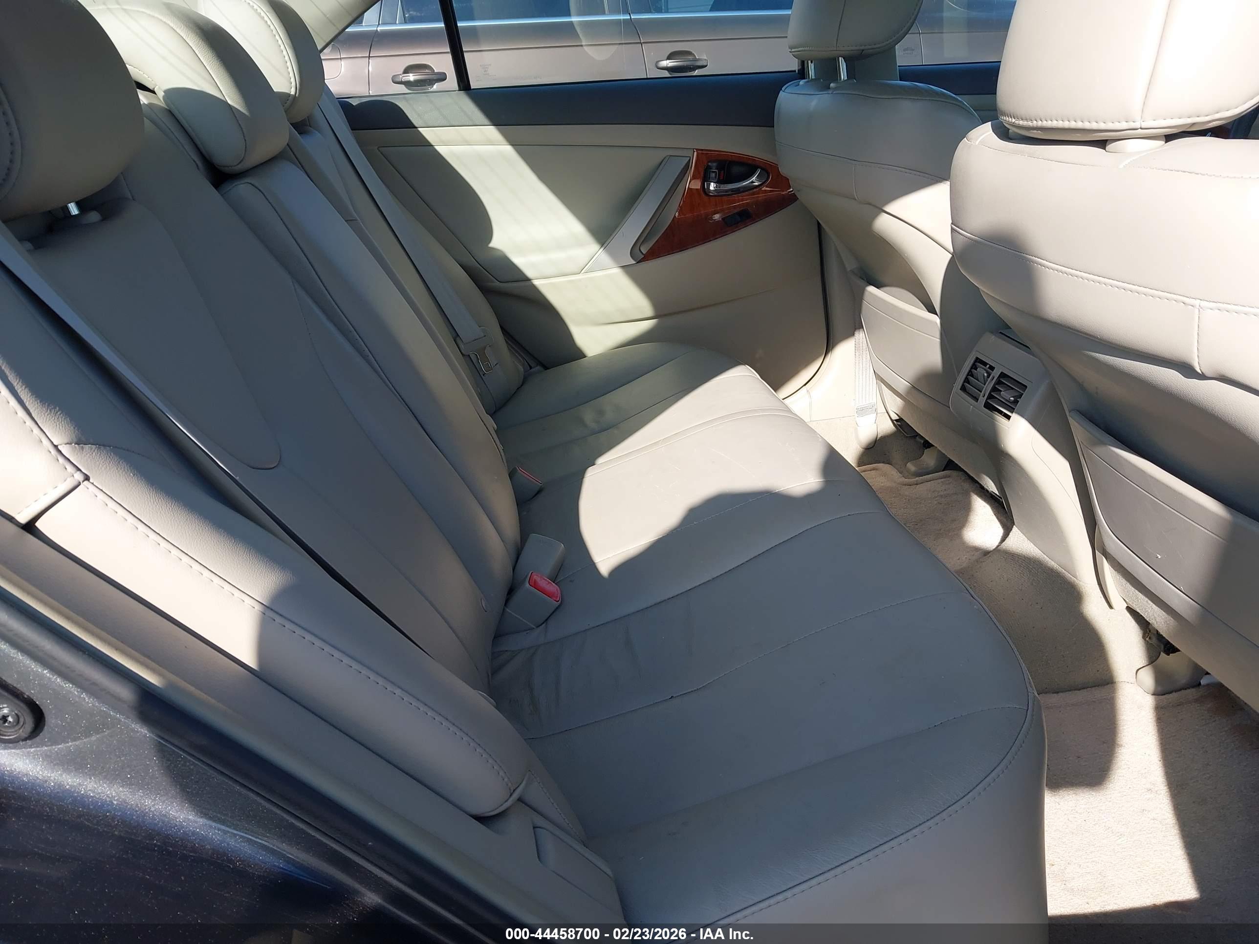 TOYOTA CAMRY image 8