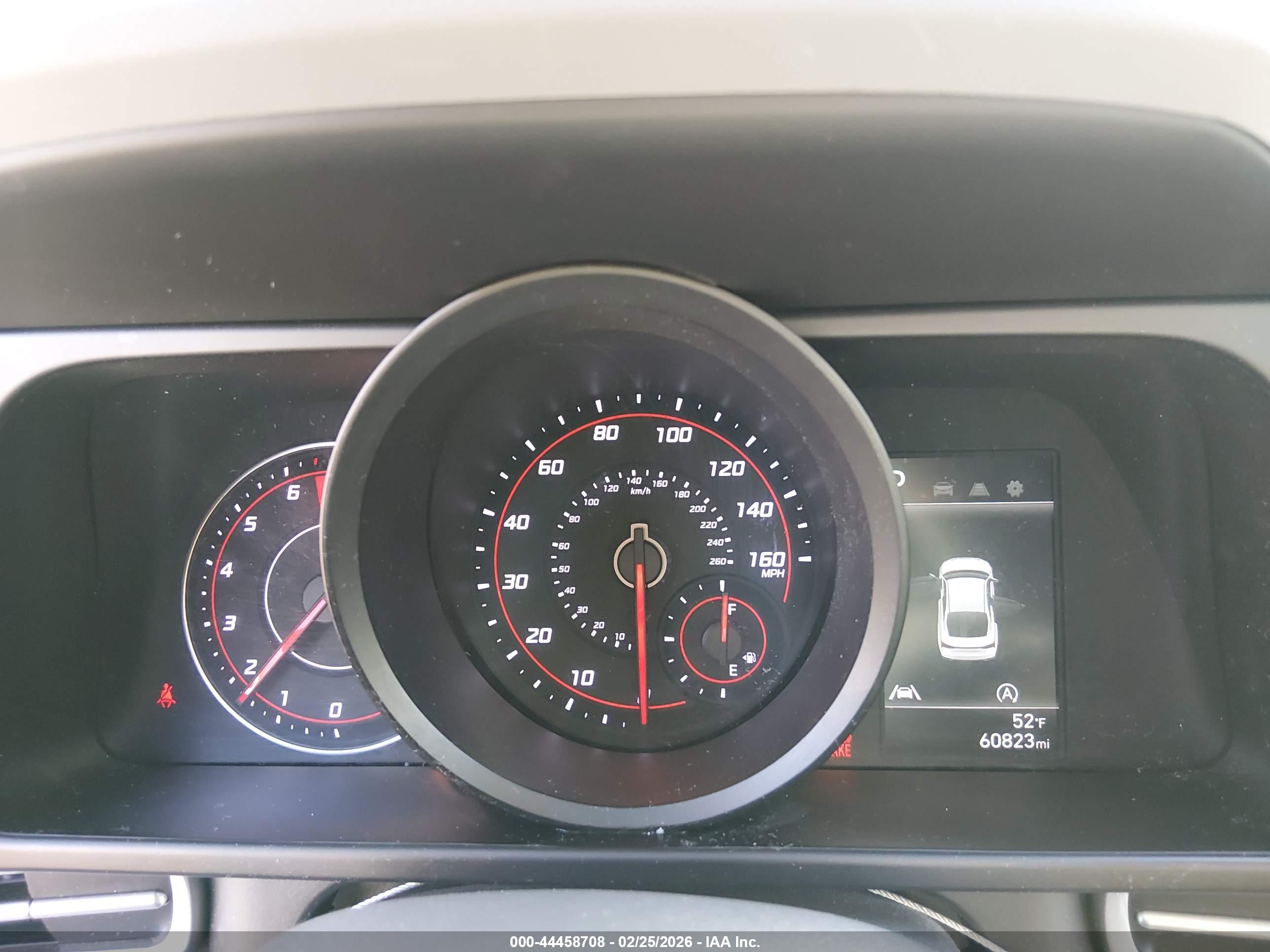 HYUNDAI ELANTRA image 7