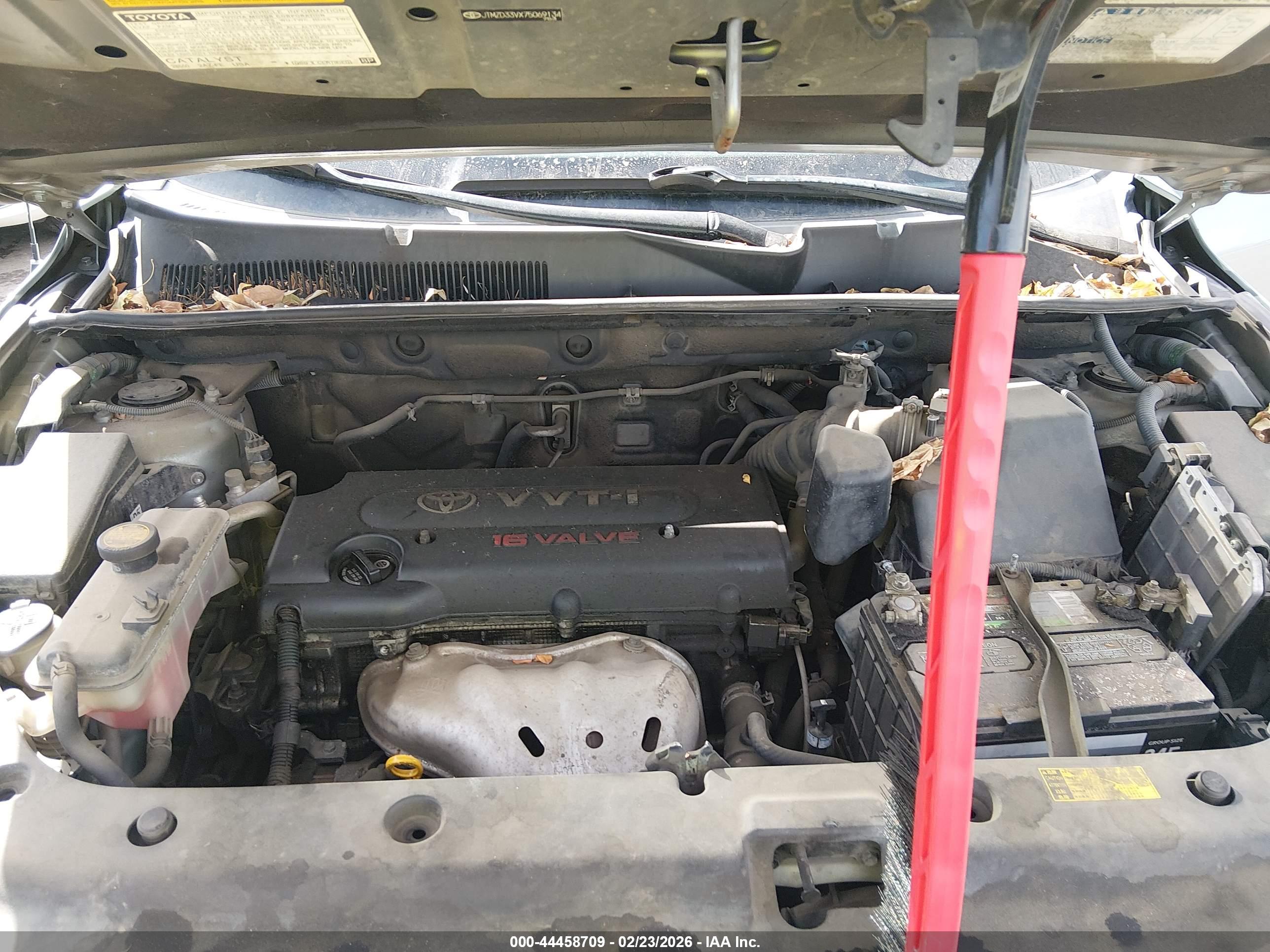 TOYOTA RAV4 image 10