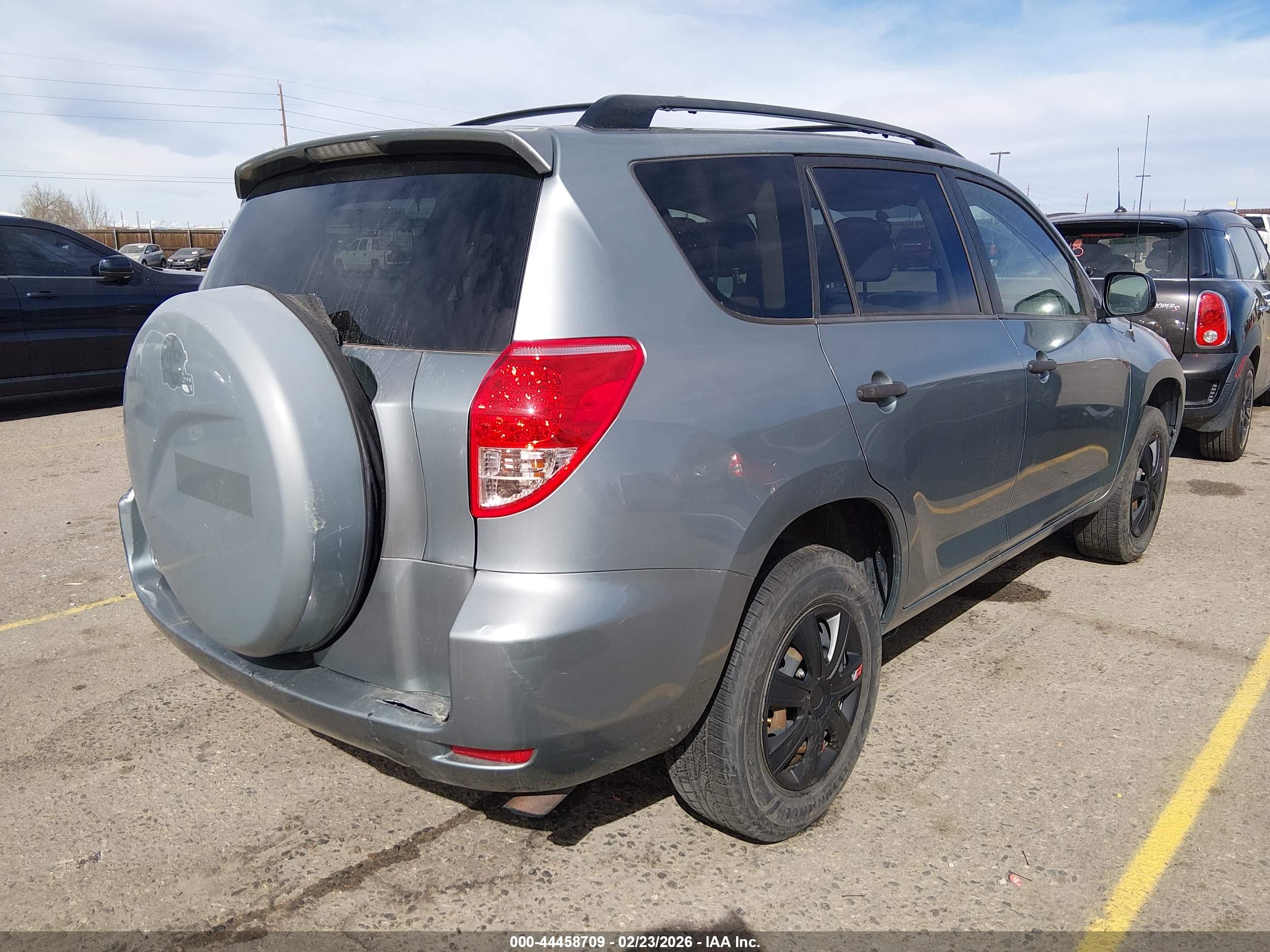 TOYOTA RAV4 image 4