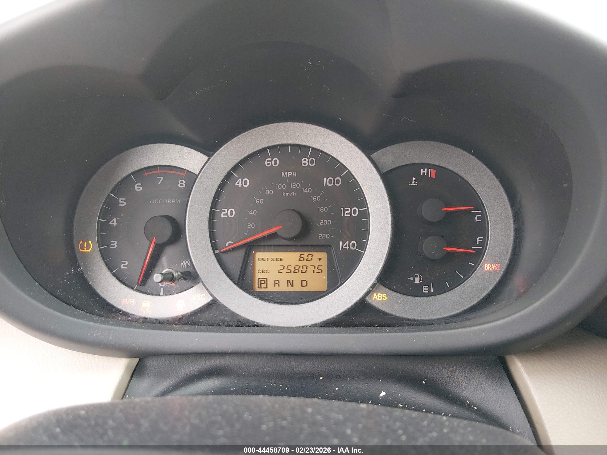 TOYOTA RAV4 image 7