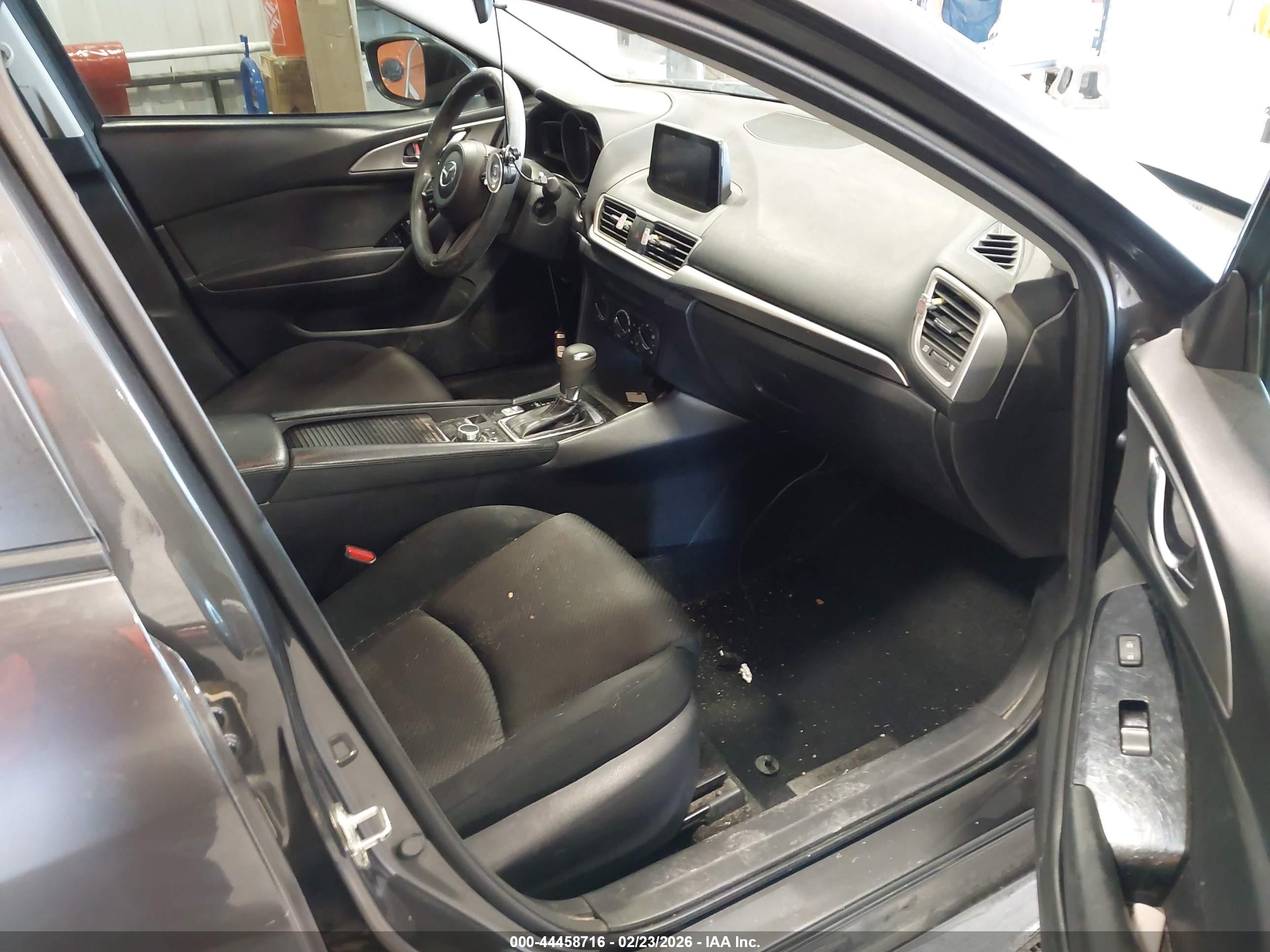 MAZDA MAZDA3 image 5