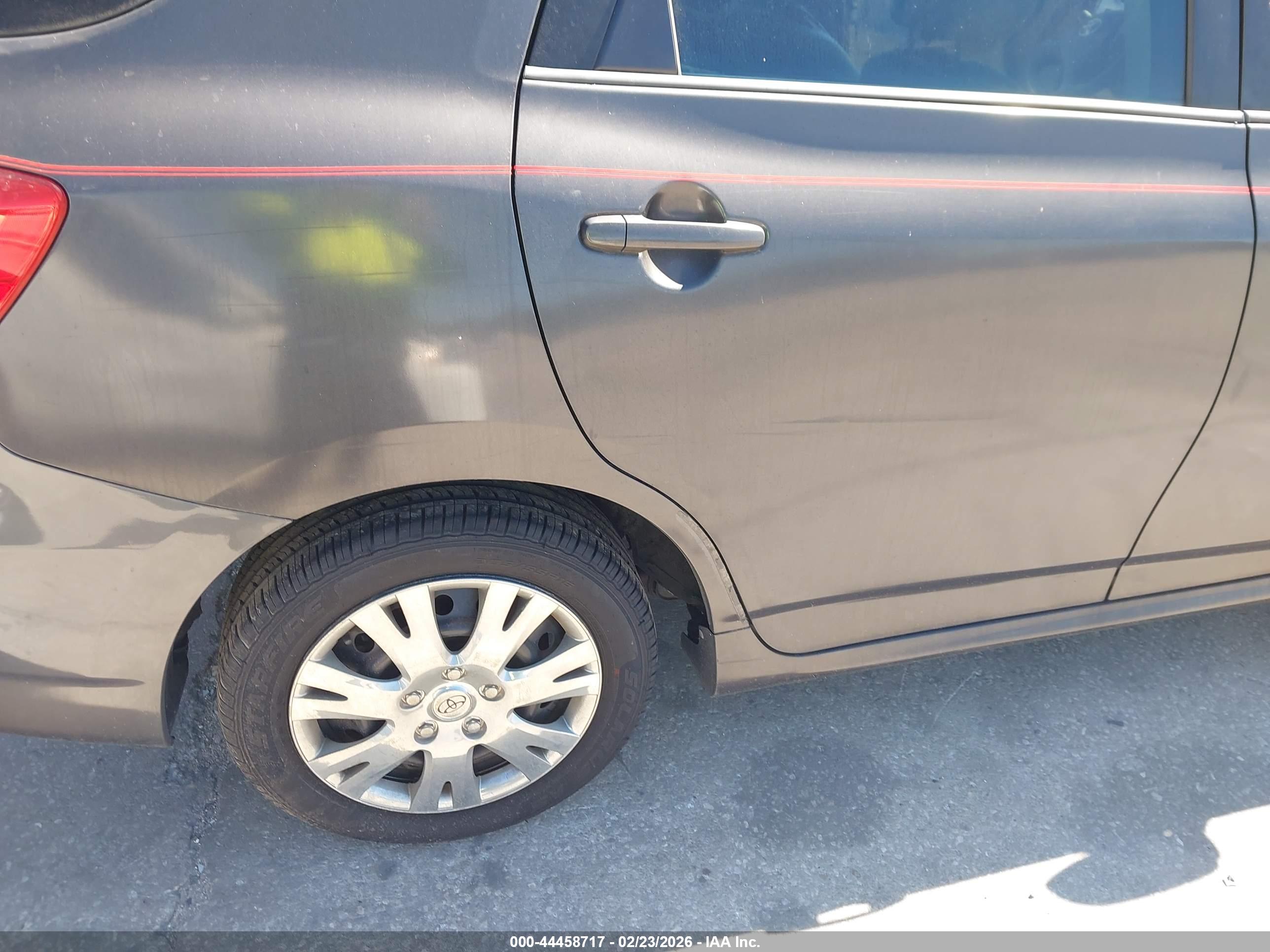 TOYOTA MATRIX image 6