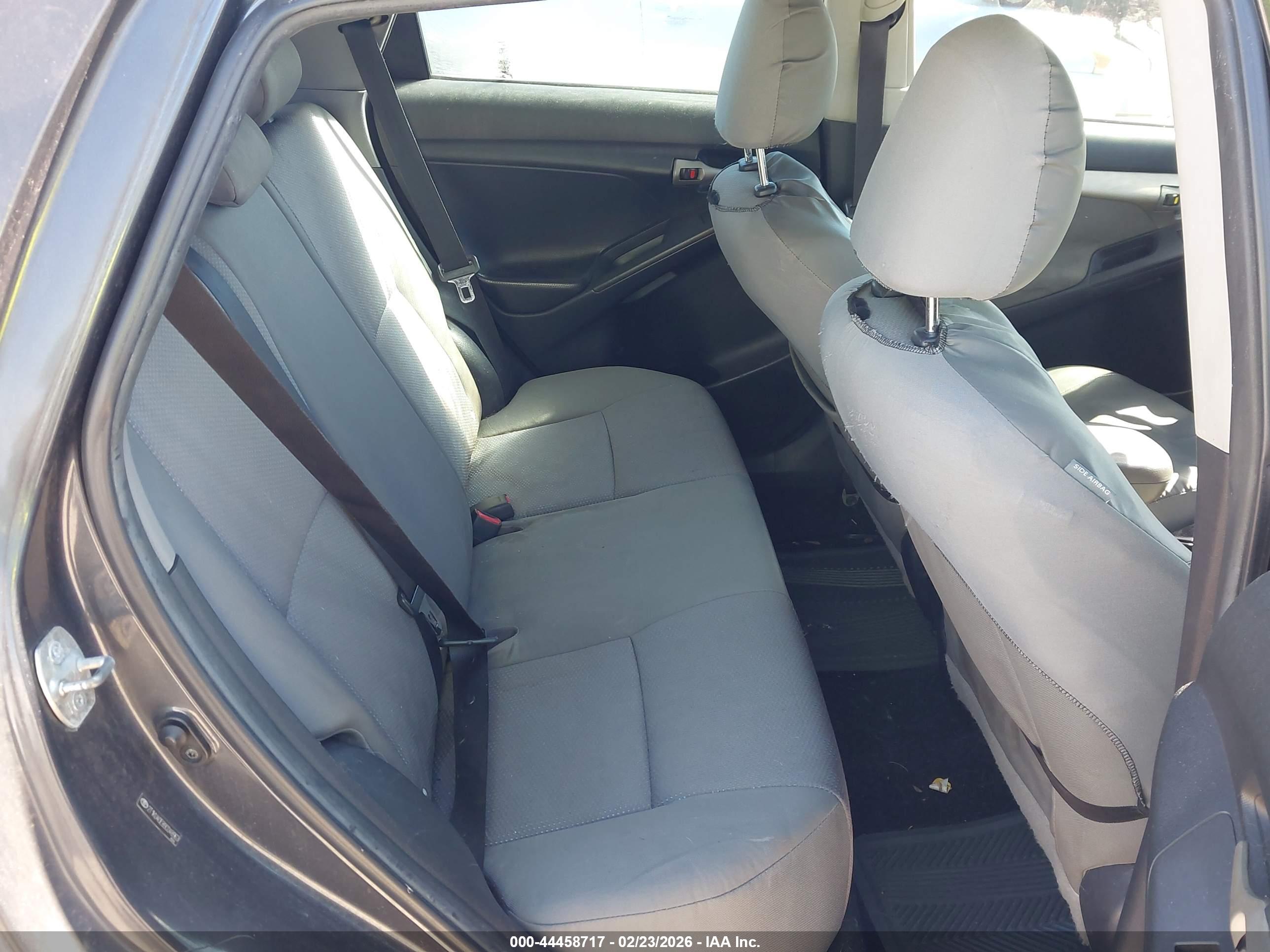 TOYOTA MATRIX image 8