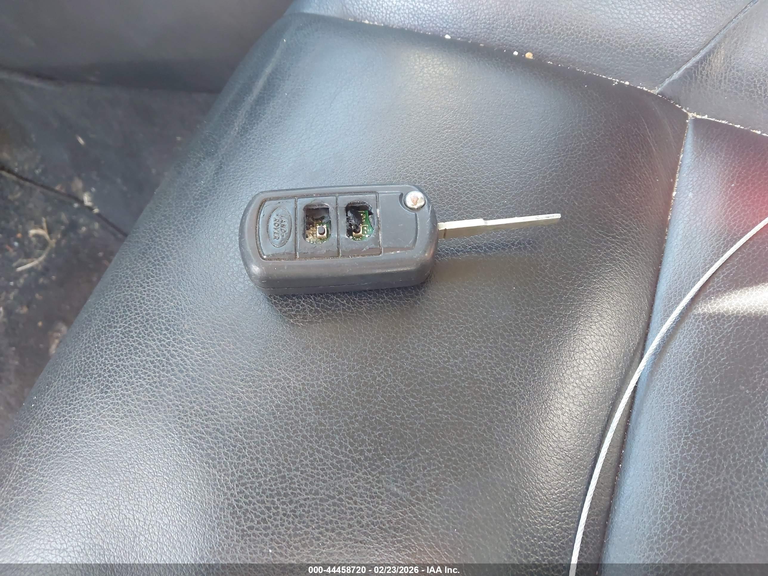 LAND ROVER image 11