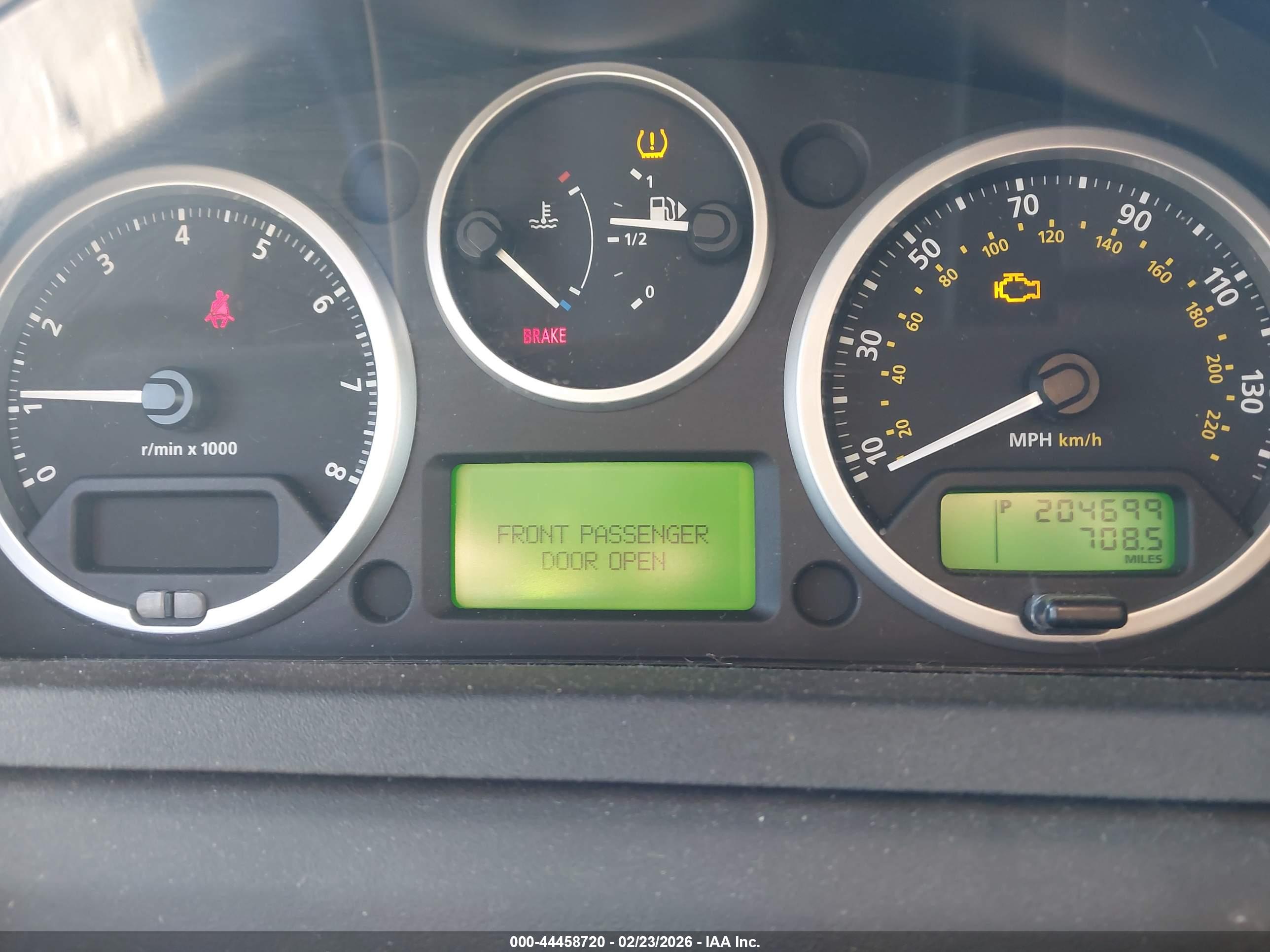 LAND ROVER image 7