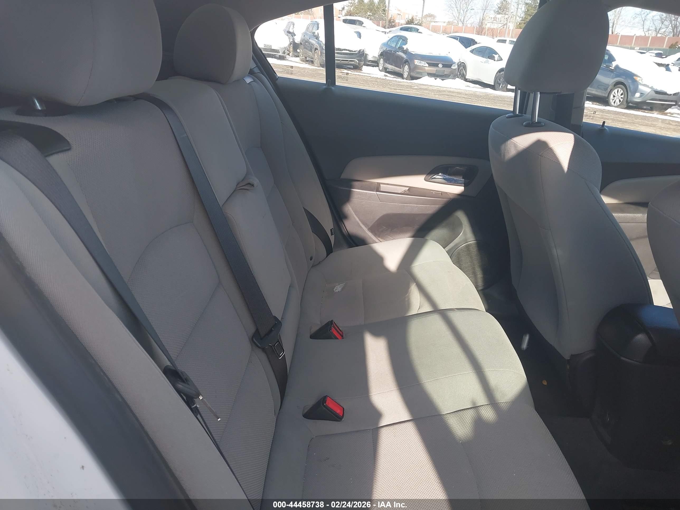 CHEVROLET CRUZE image 8