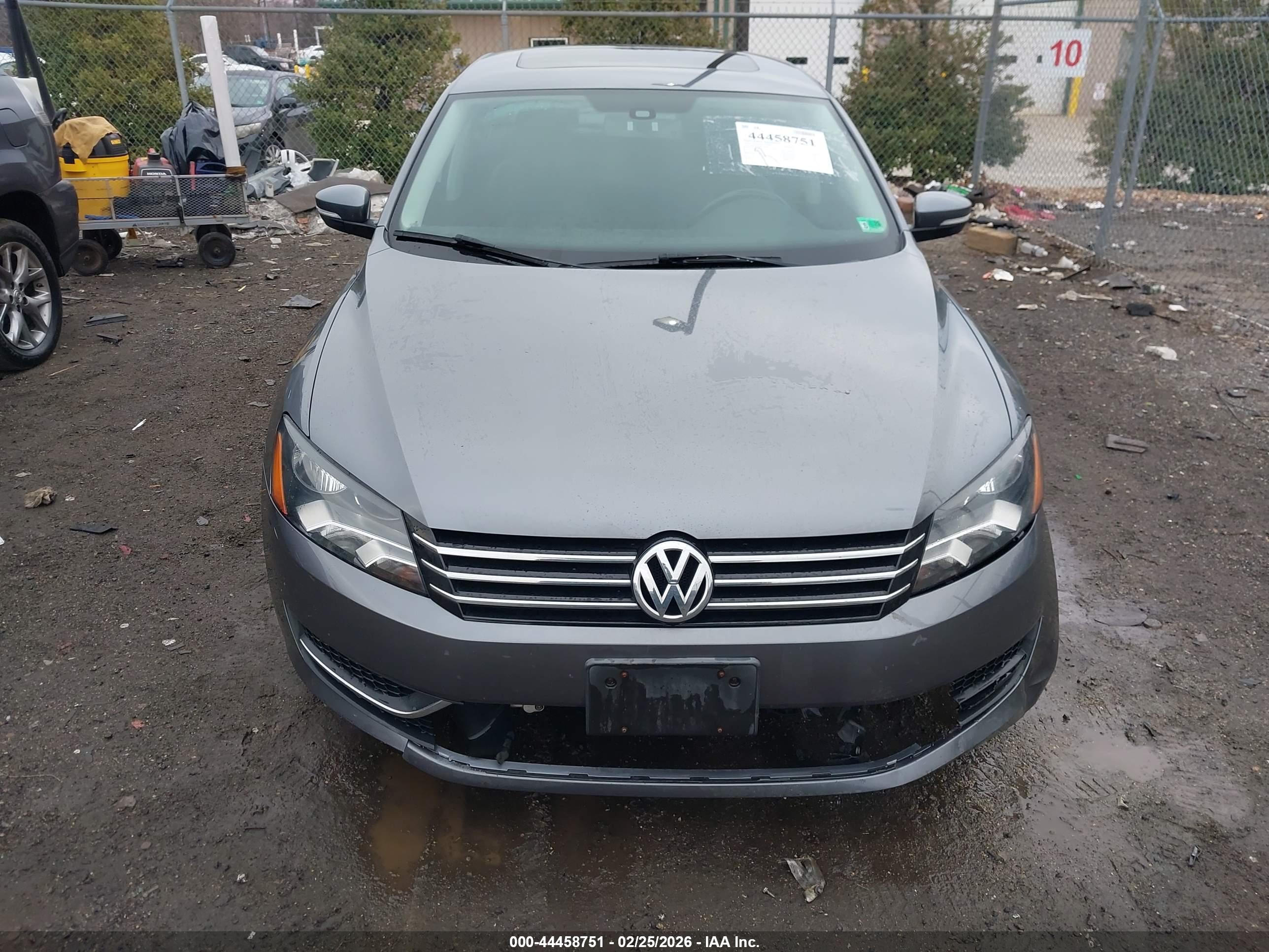 VOLKSWAGEN PASSAT image 6