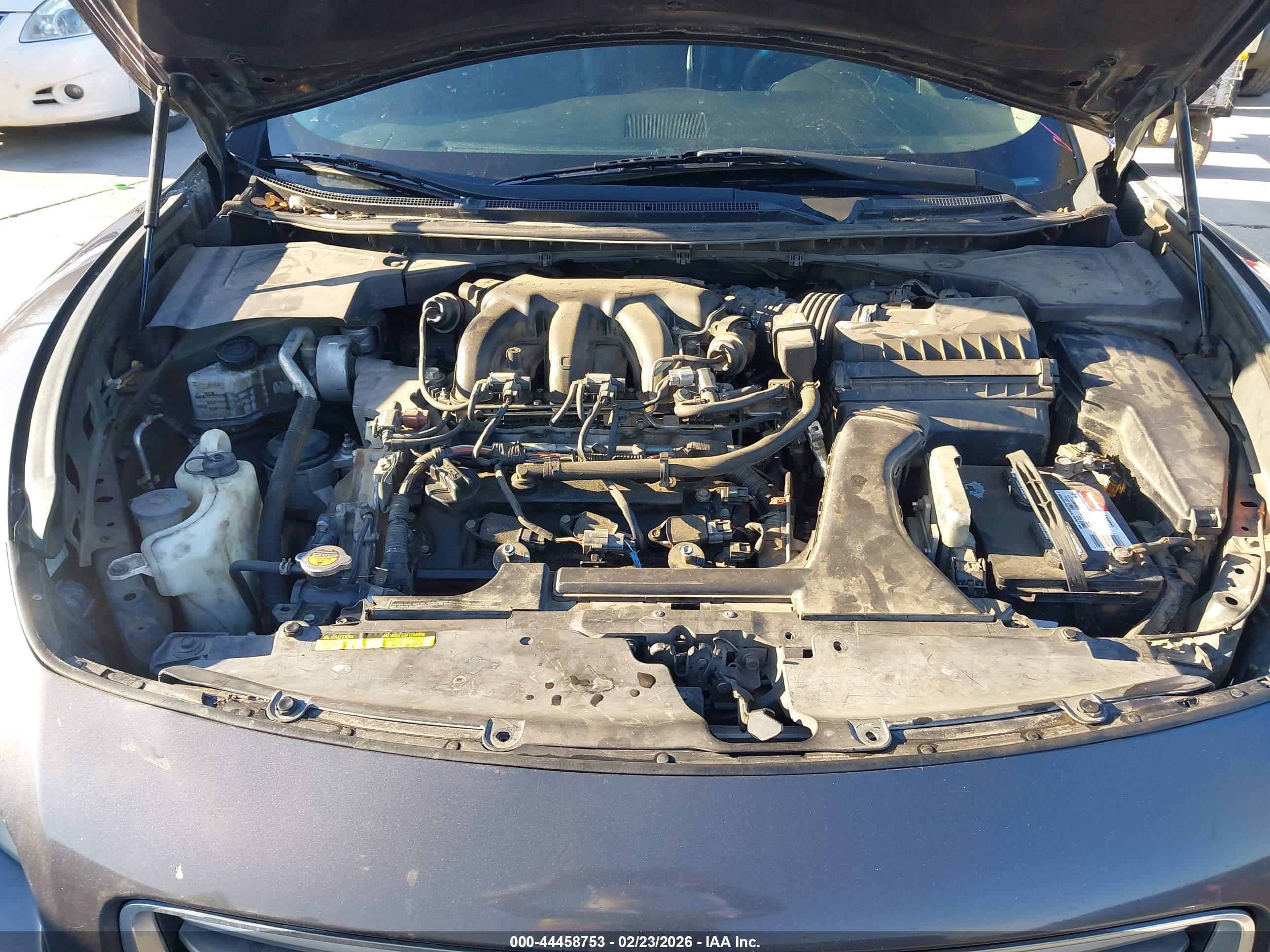 NISSAN MAXIMA image 10