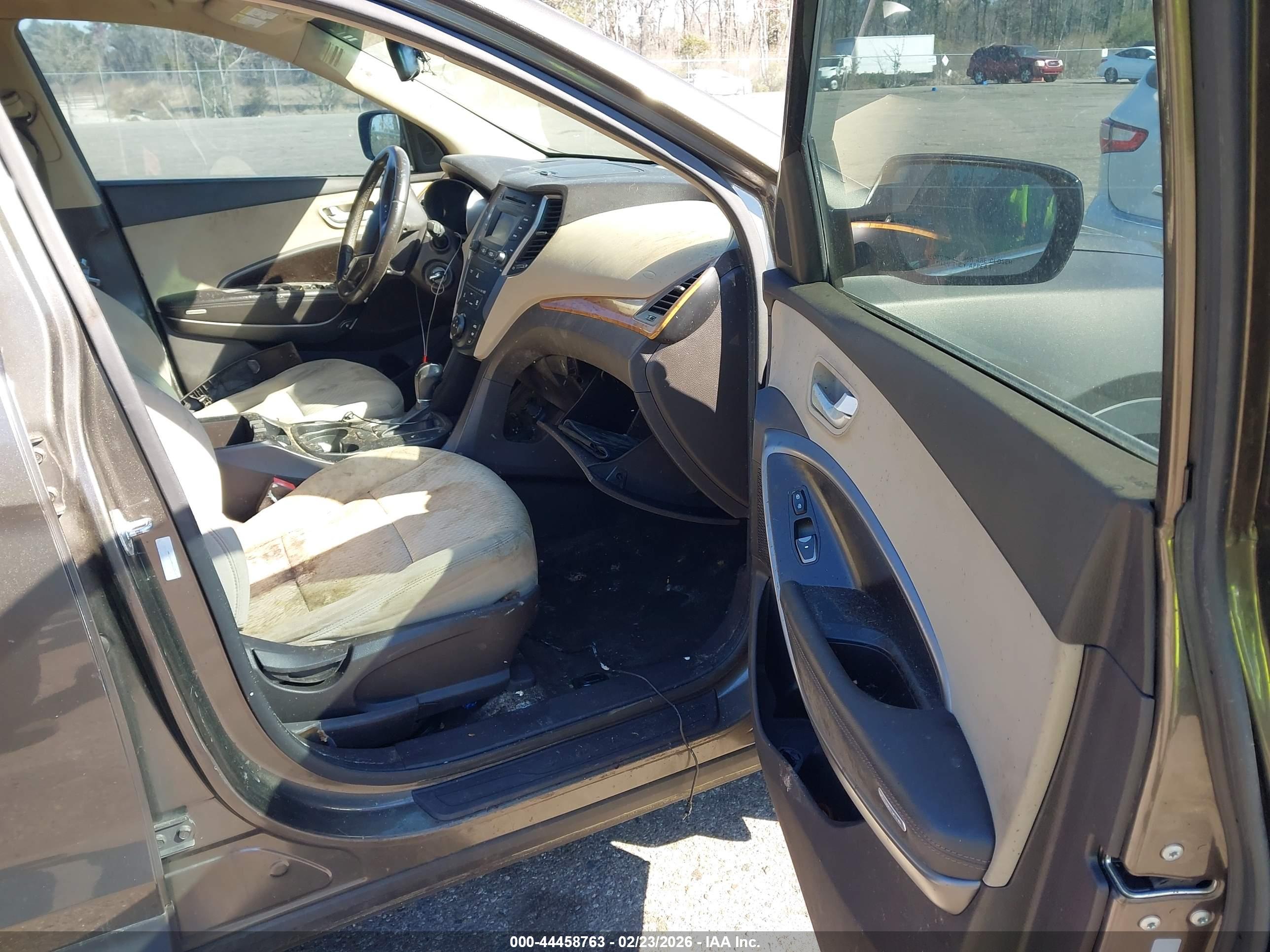 HYUNDAI SANTA image 5