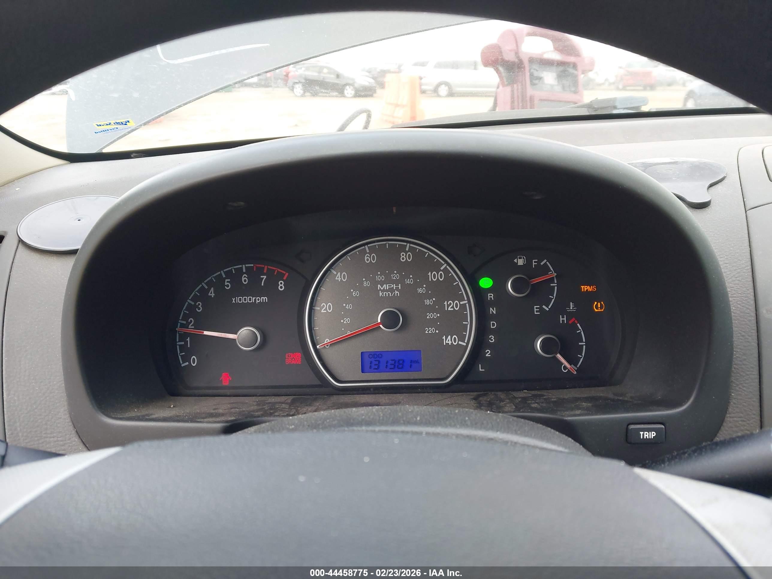 HYUNDAI ELANTRA image 7