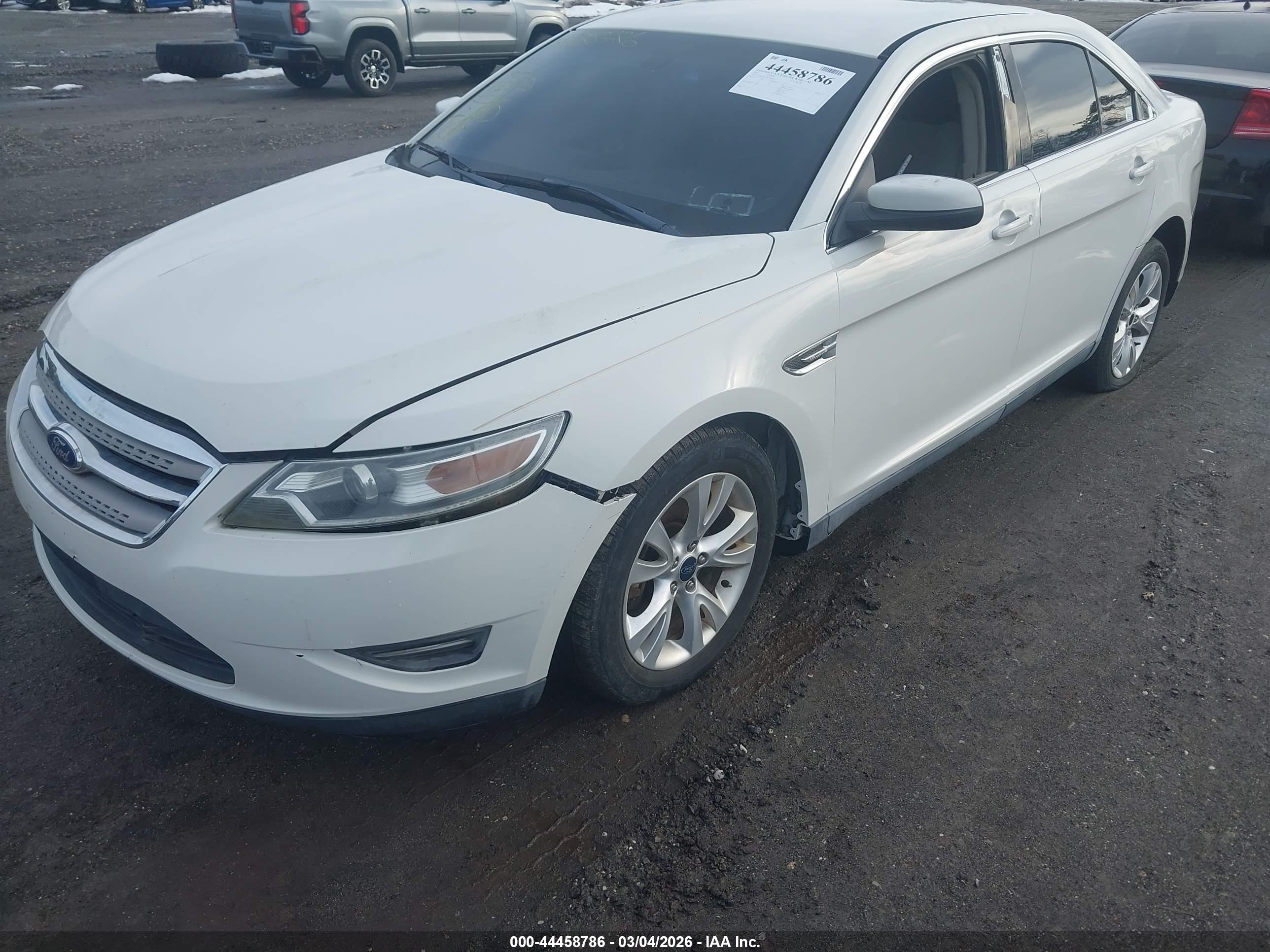 FORD TAURUS image 2