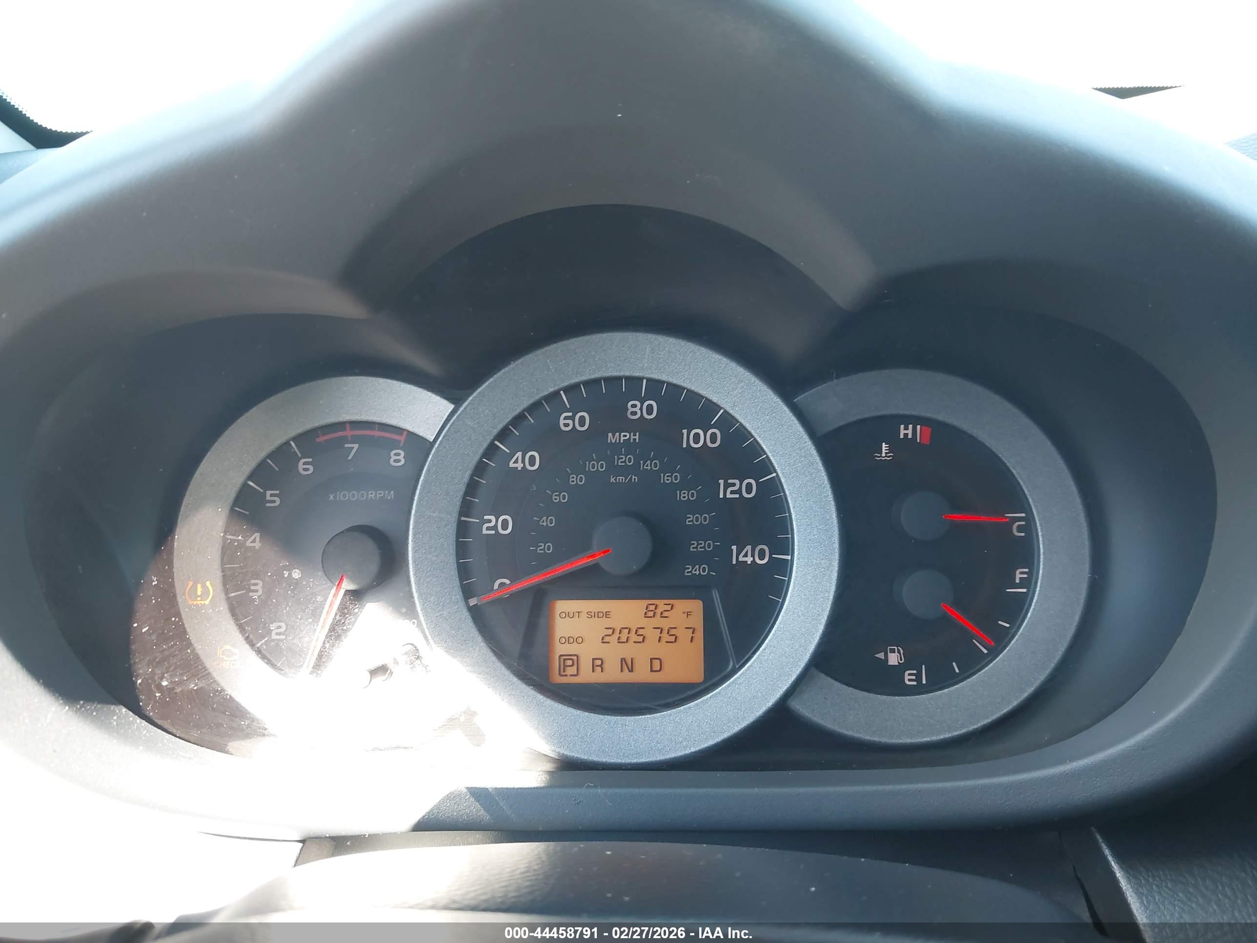 TOYOTA RAV4 image 7