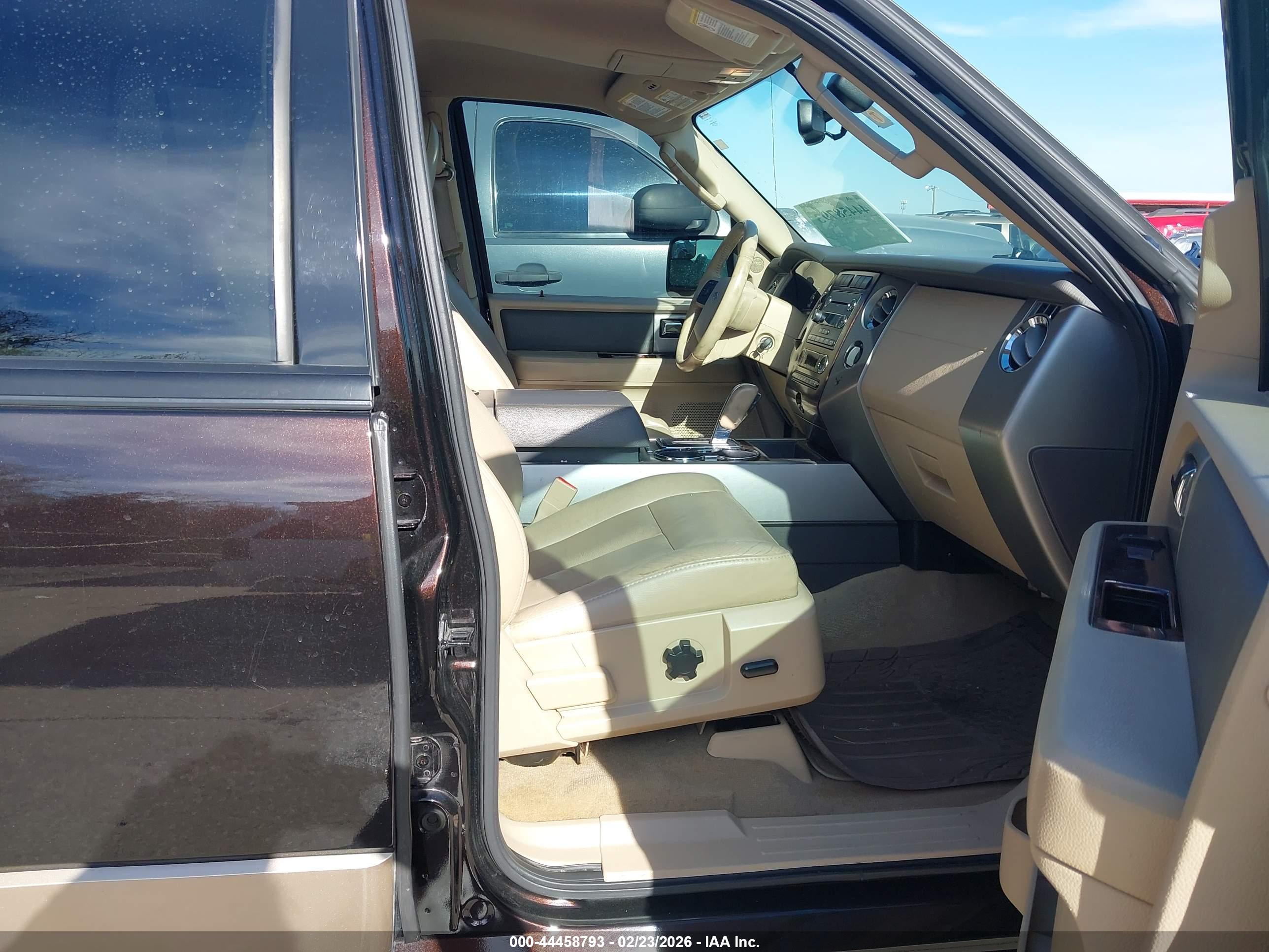 FORD EXPEDITION image 5