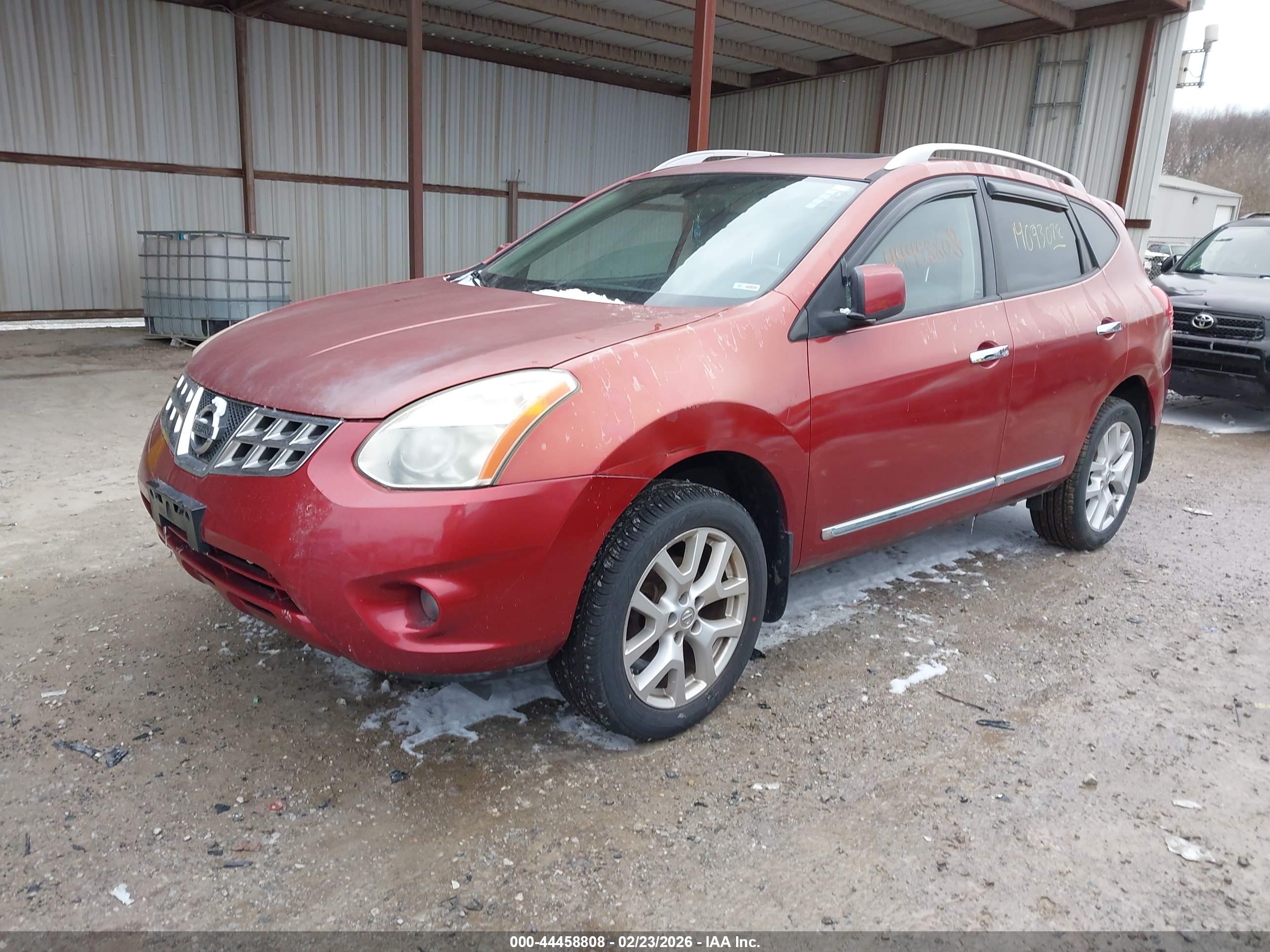 NISSAN ROGUE image 2
