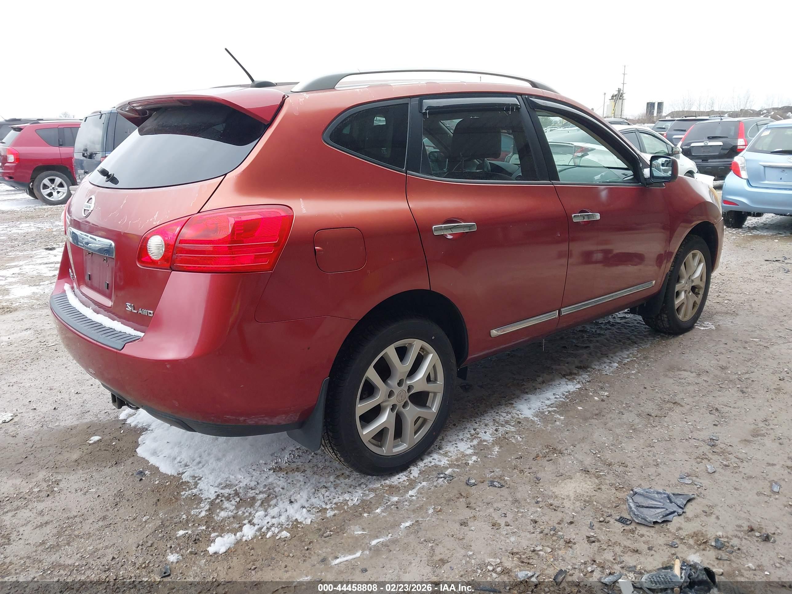 NISSAN ROGUE image 4