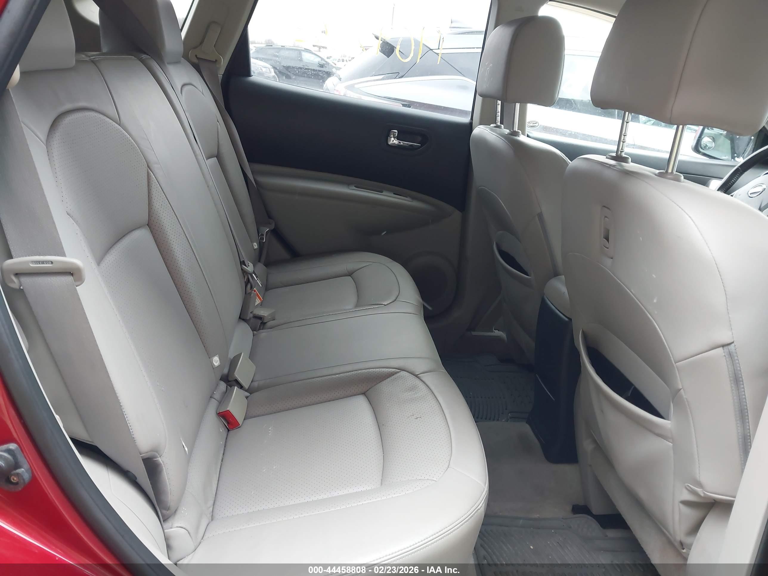 NISSAN ROGUE image 8
