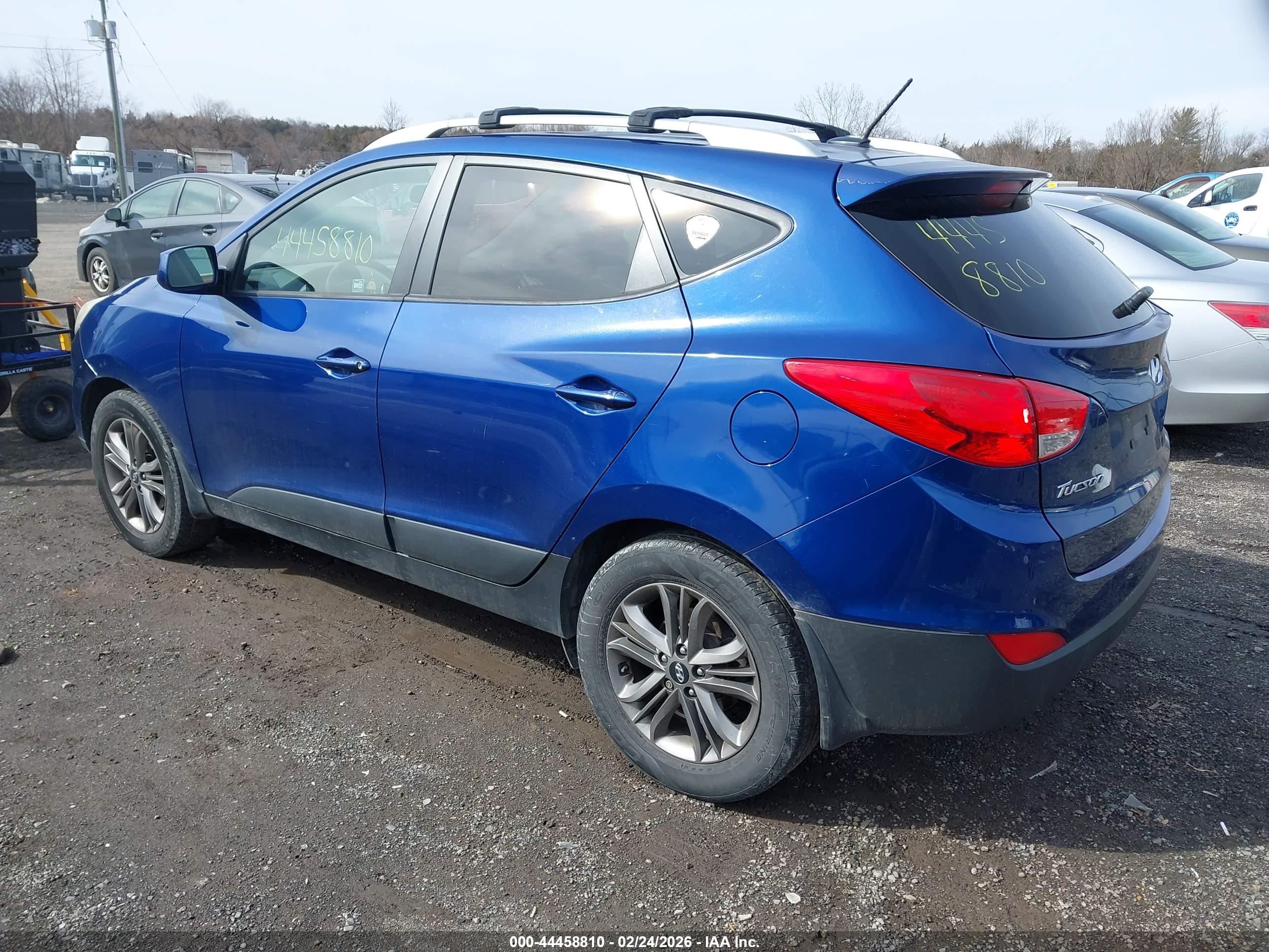 HYUNDAI TUCSON image 3