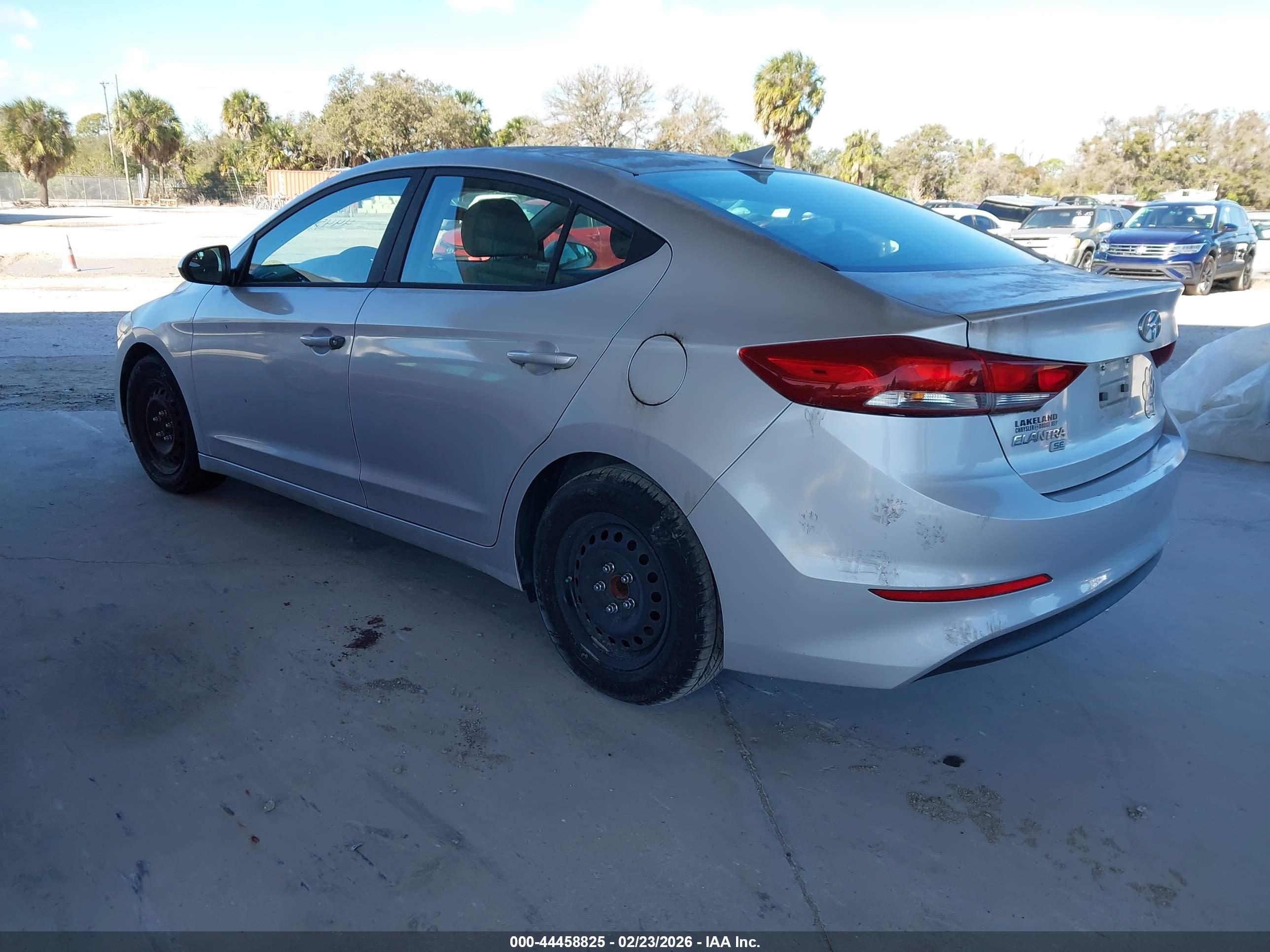 HYUNDAI ELANTRA image 3
