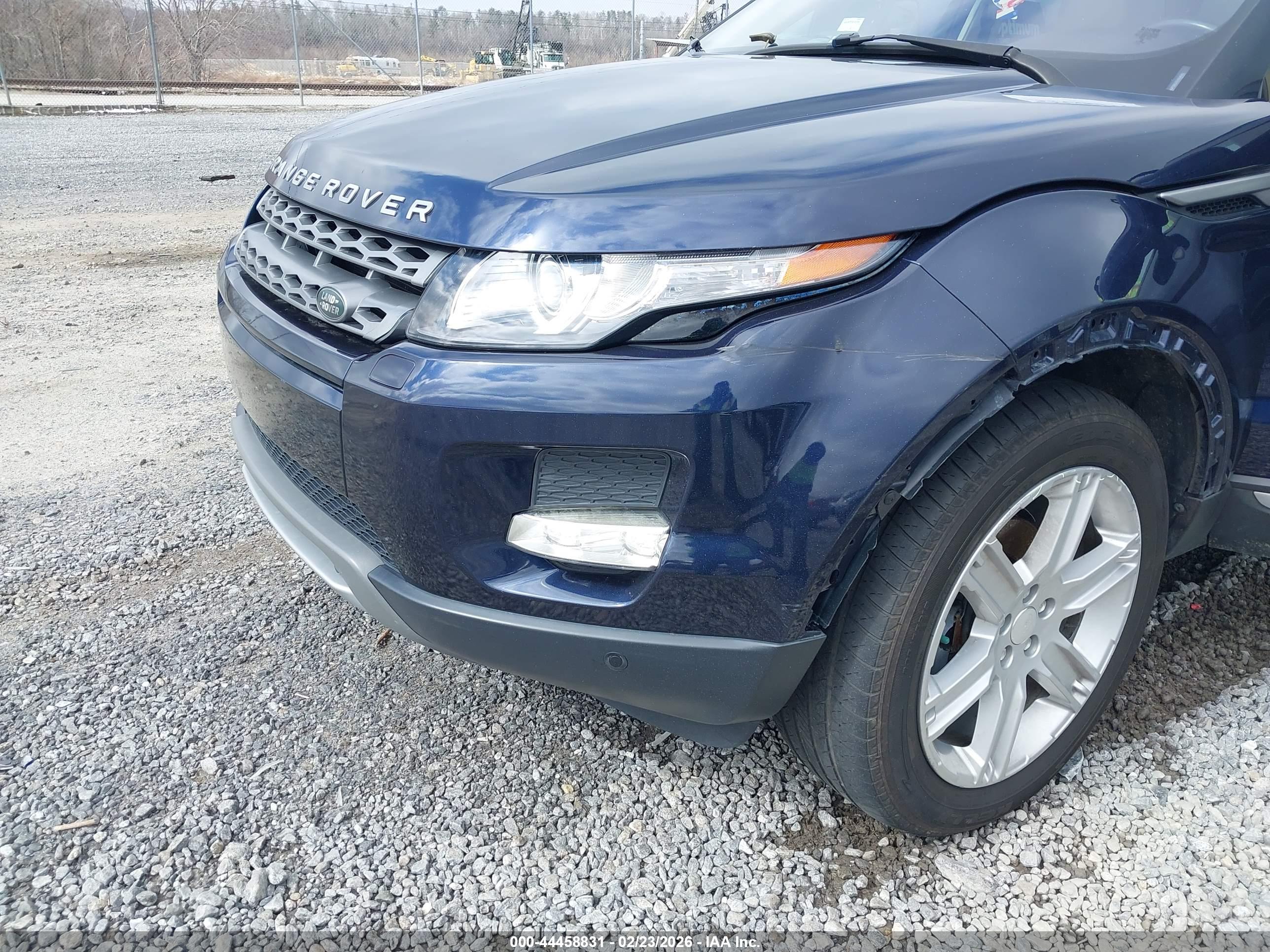 LAND ROVER image 6