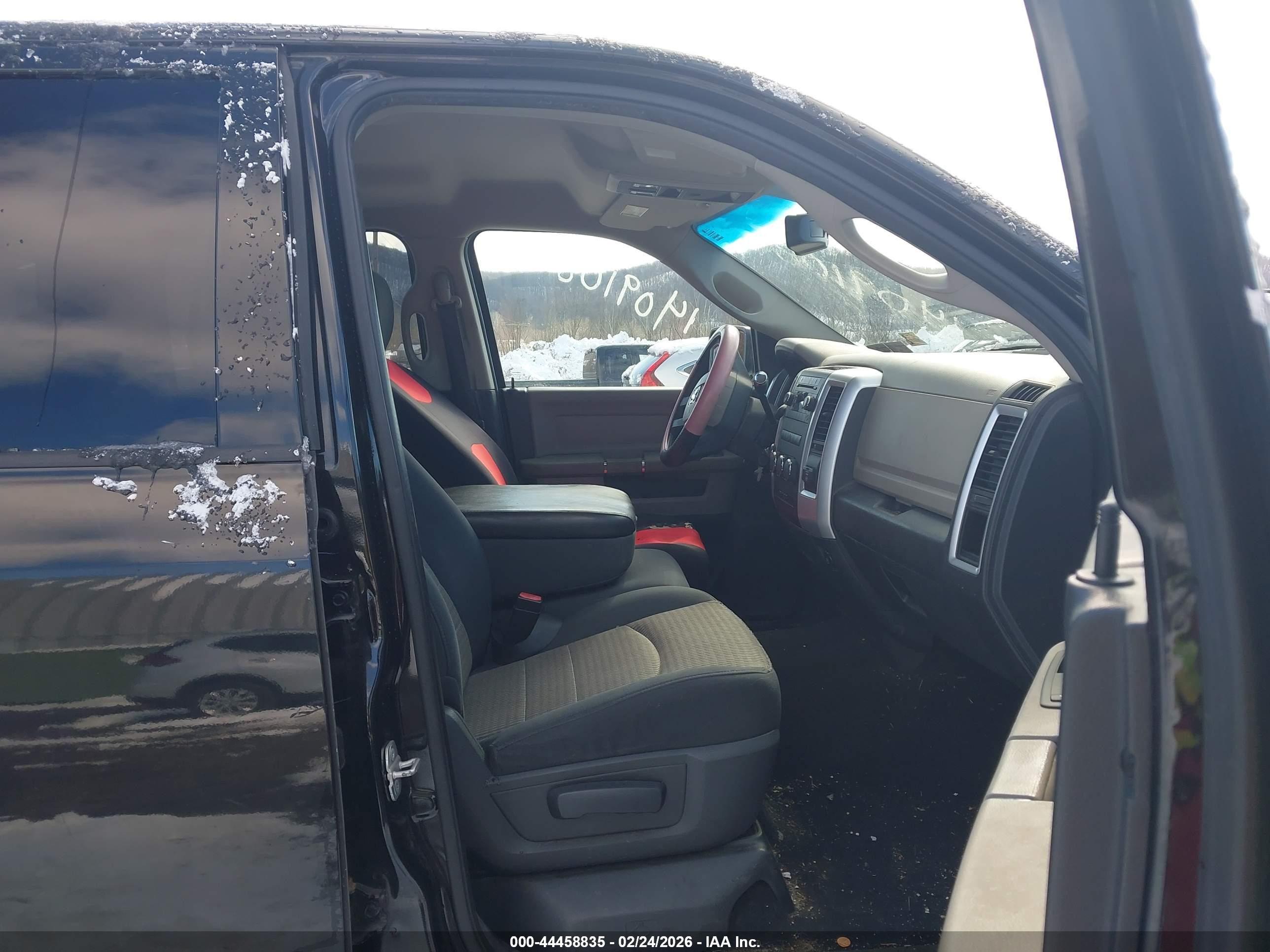DODGE RAM image 5