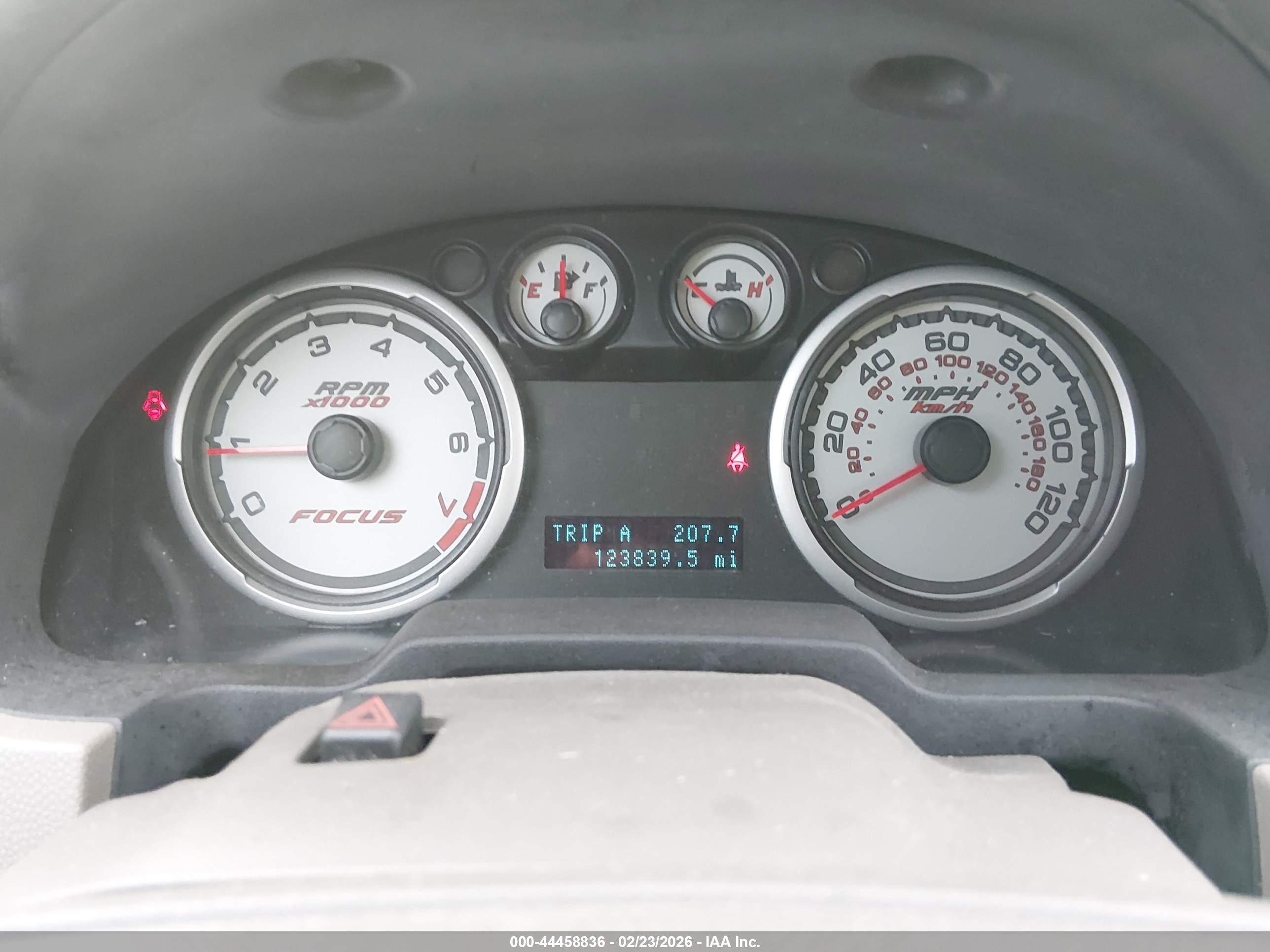 FORD FOCUS image 7