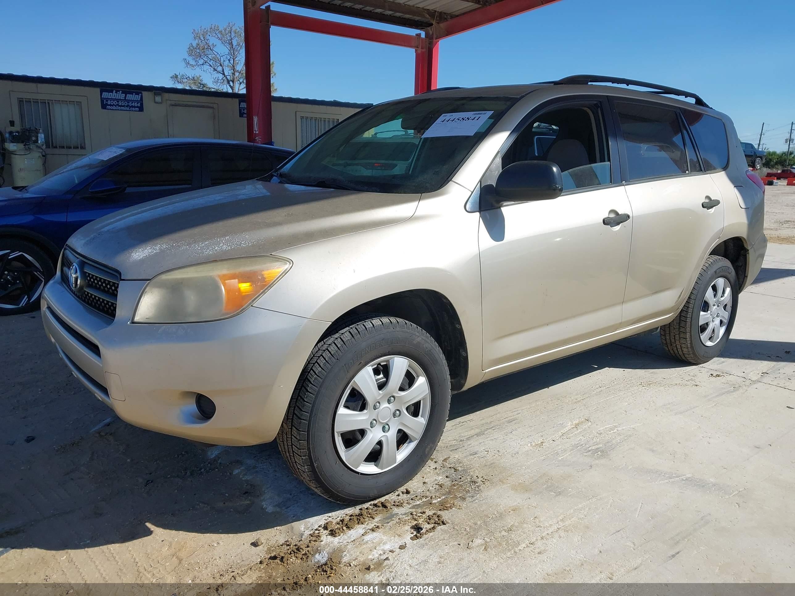 TOYOTA RAV4 image 2