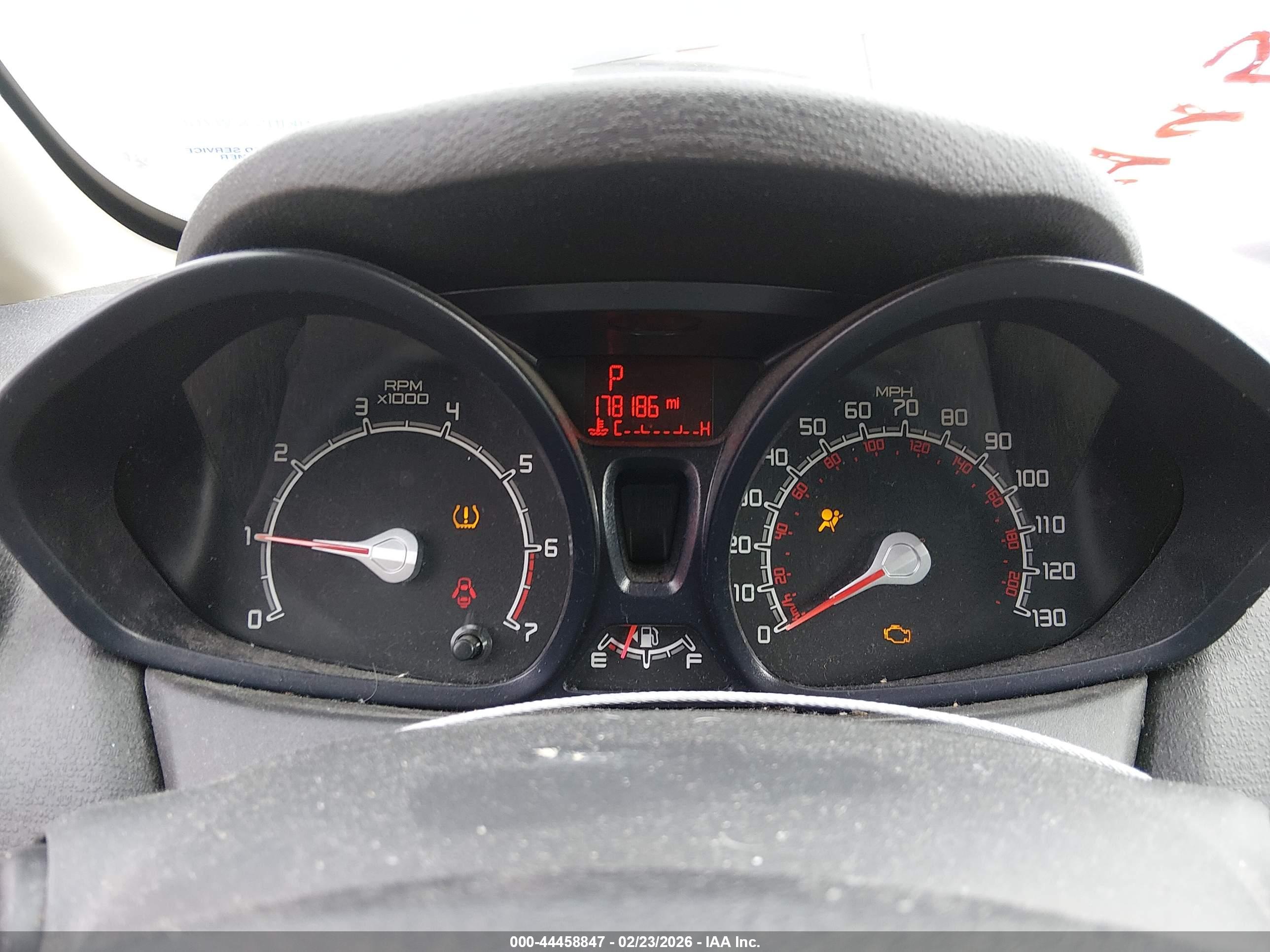 FORD FIESTA image 7