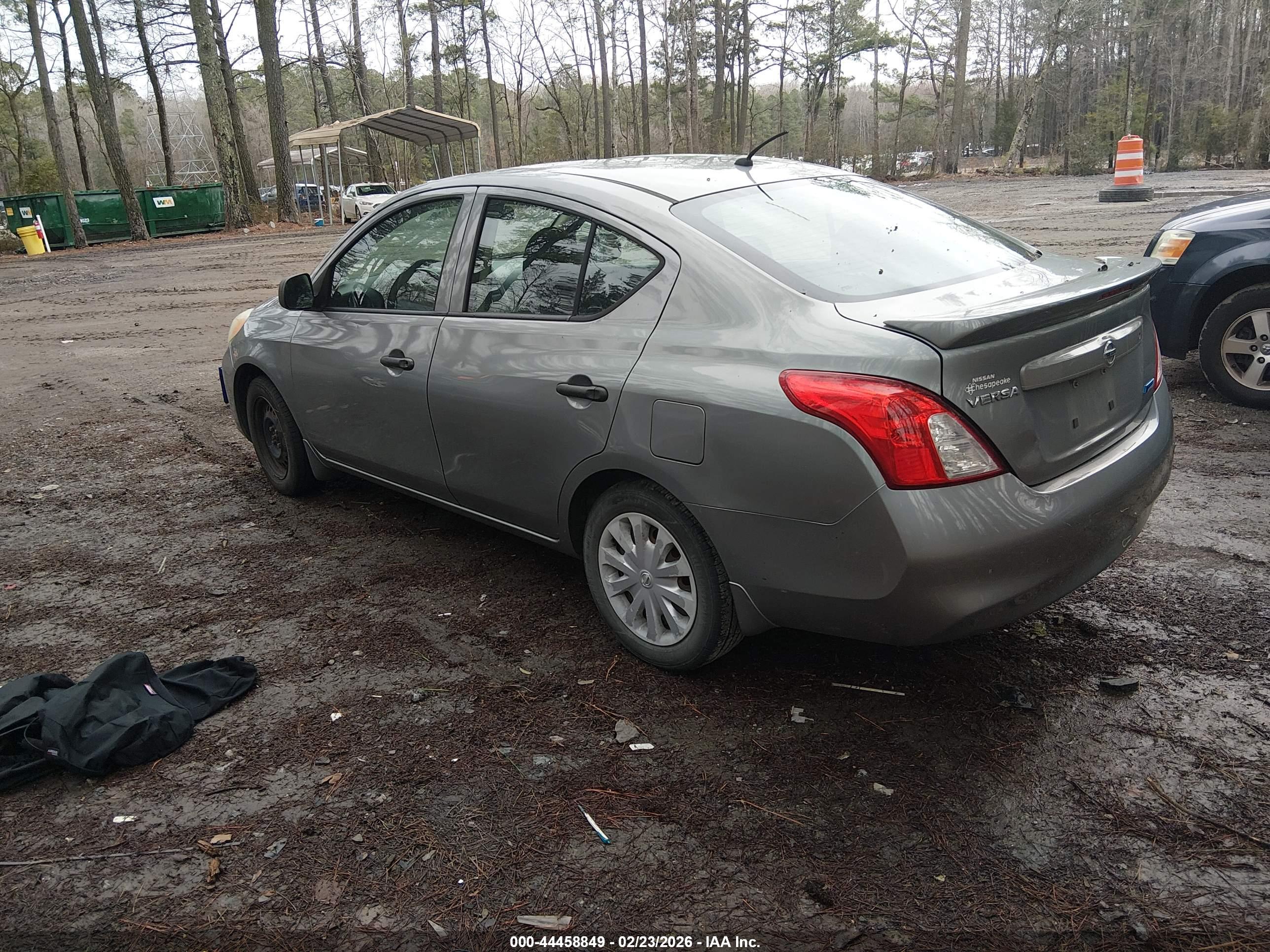 NISSAN VERSA image 3