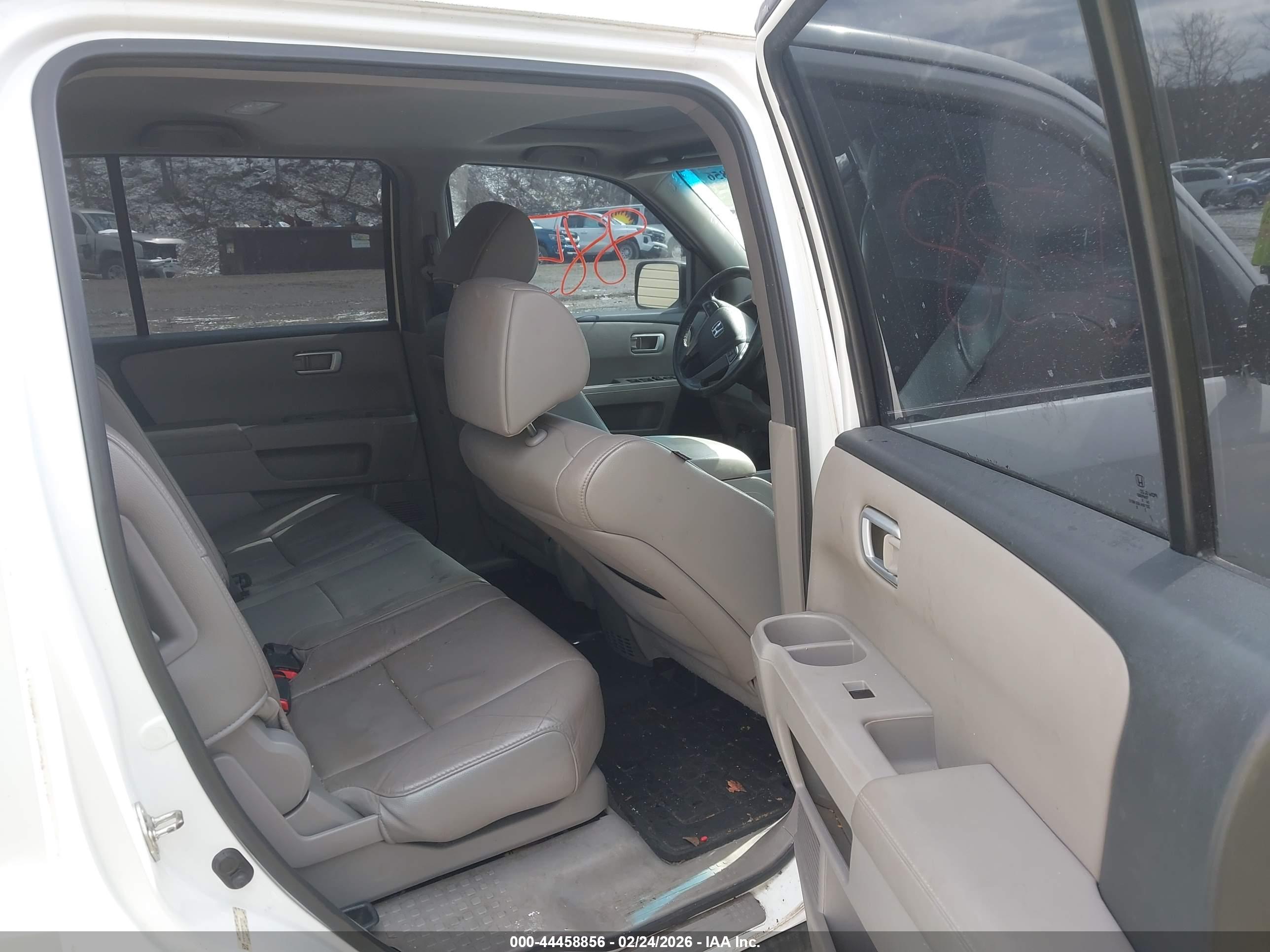 HONDA PILOT image 8
